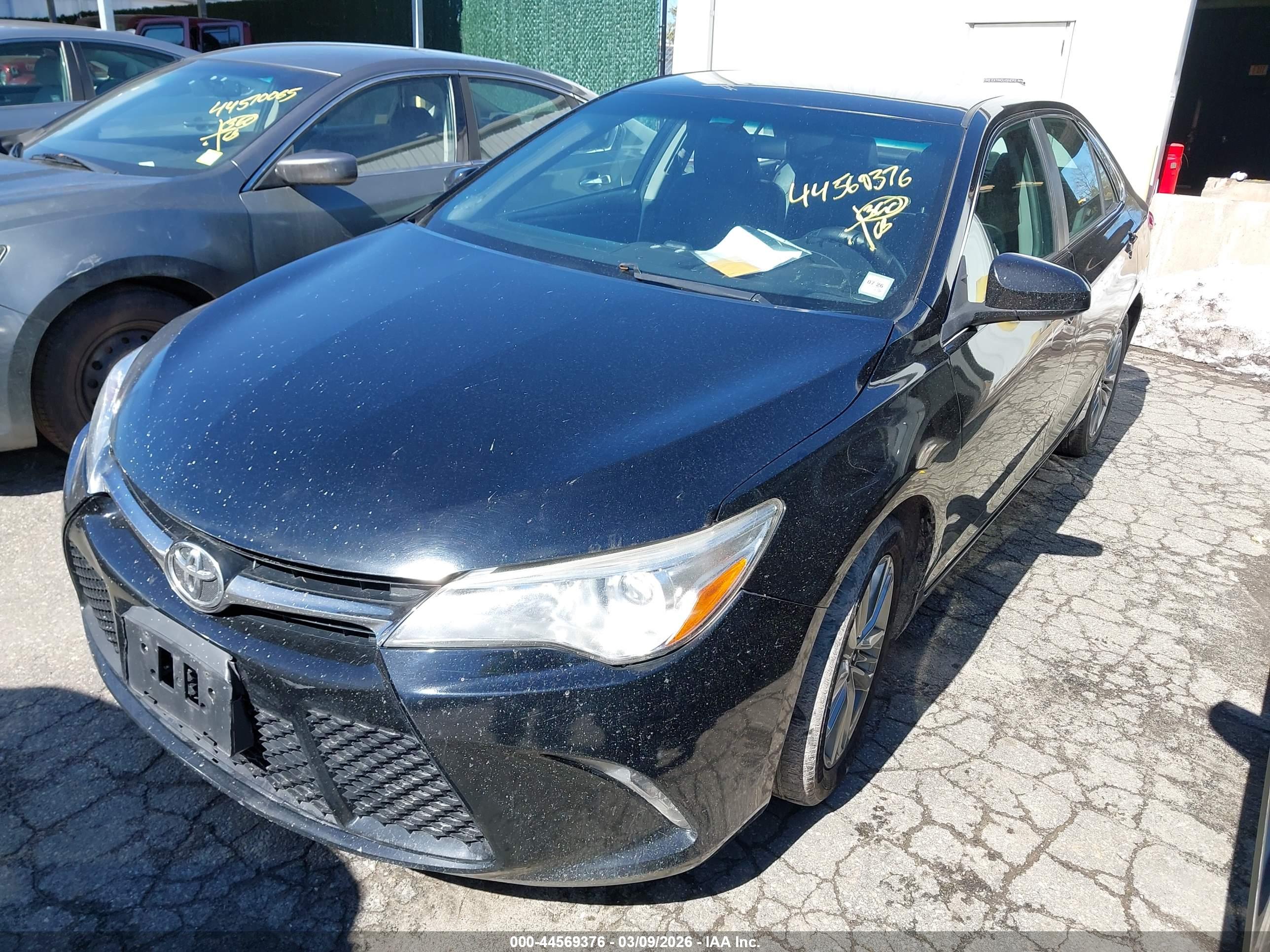 TOYOTA CAMRY image 2
