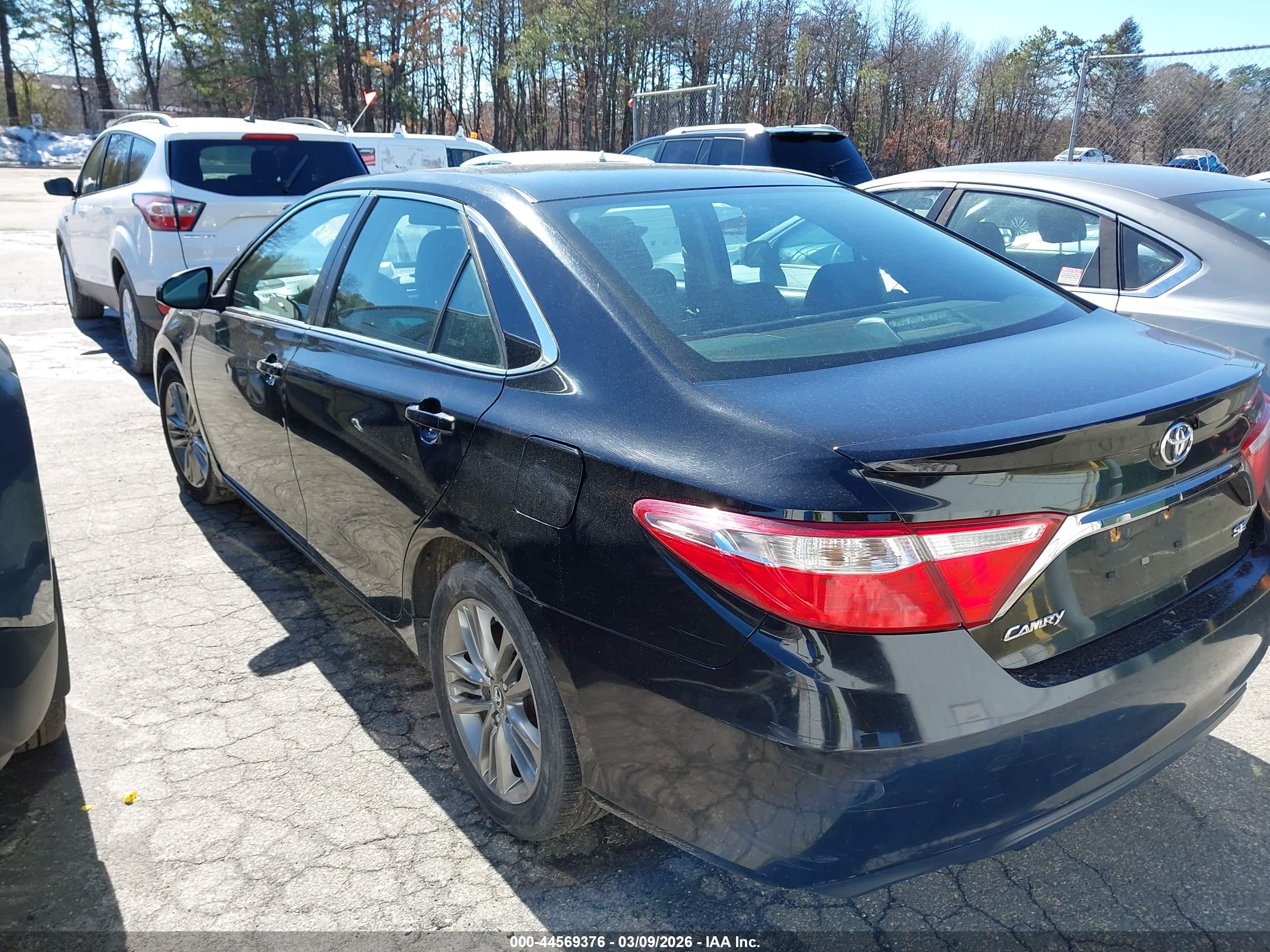 TOYOTA CAMRY image 3