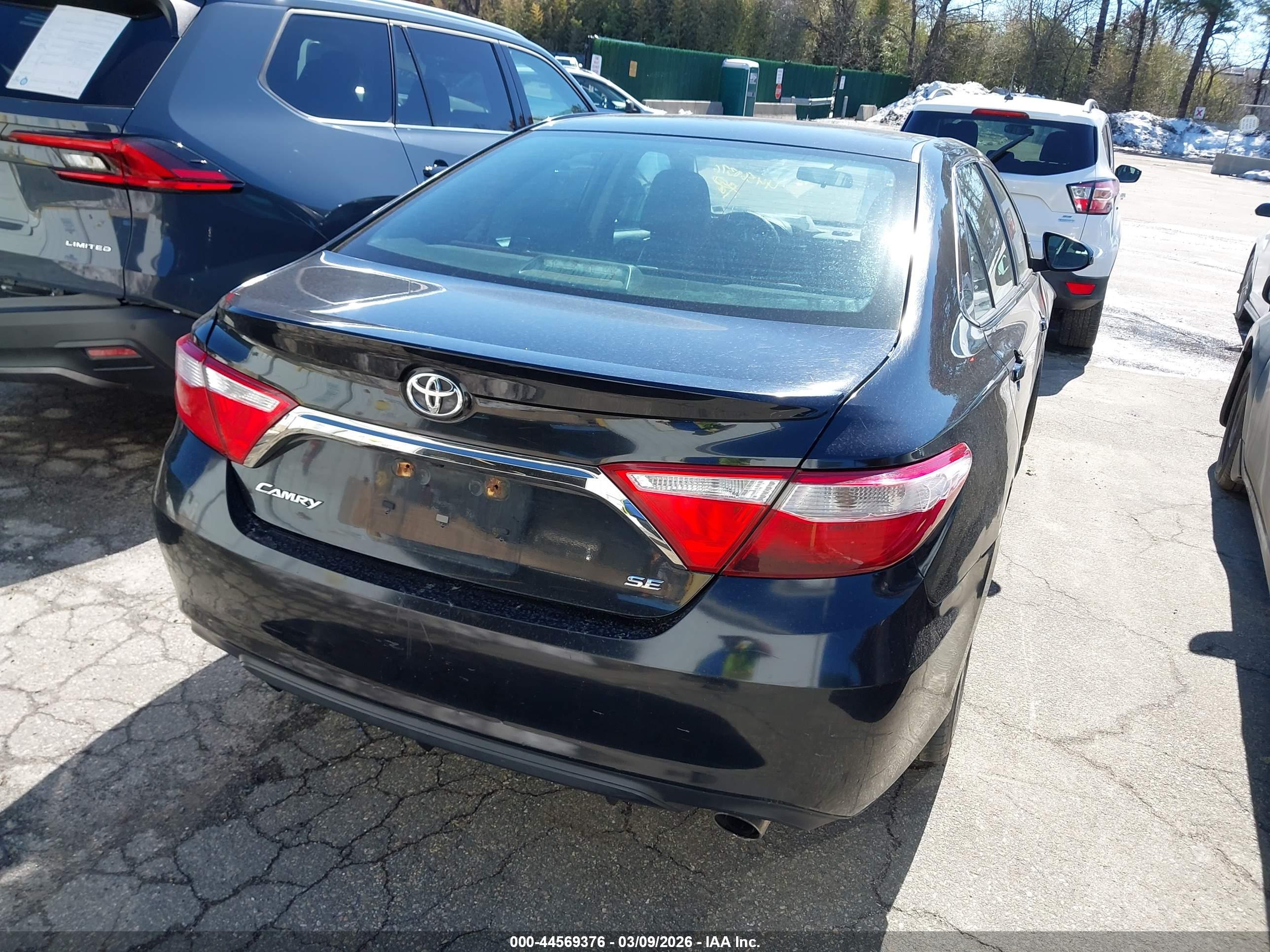 TOYOTA CAMRY image 4