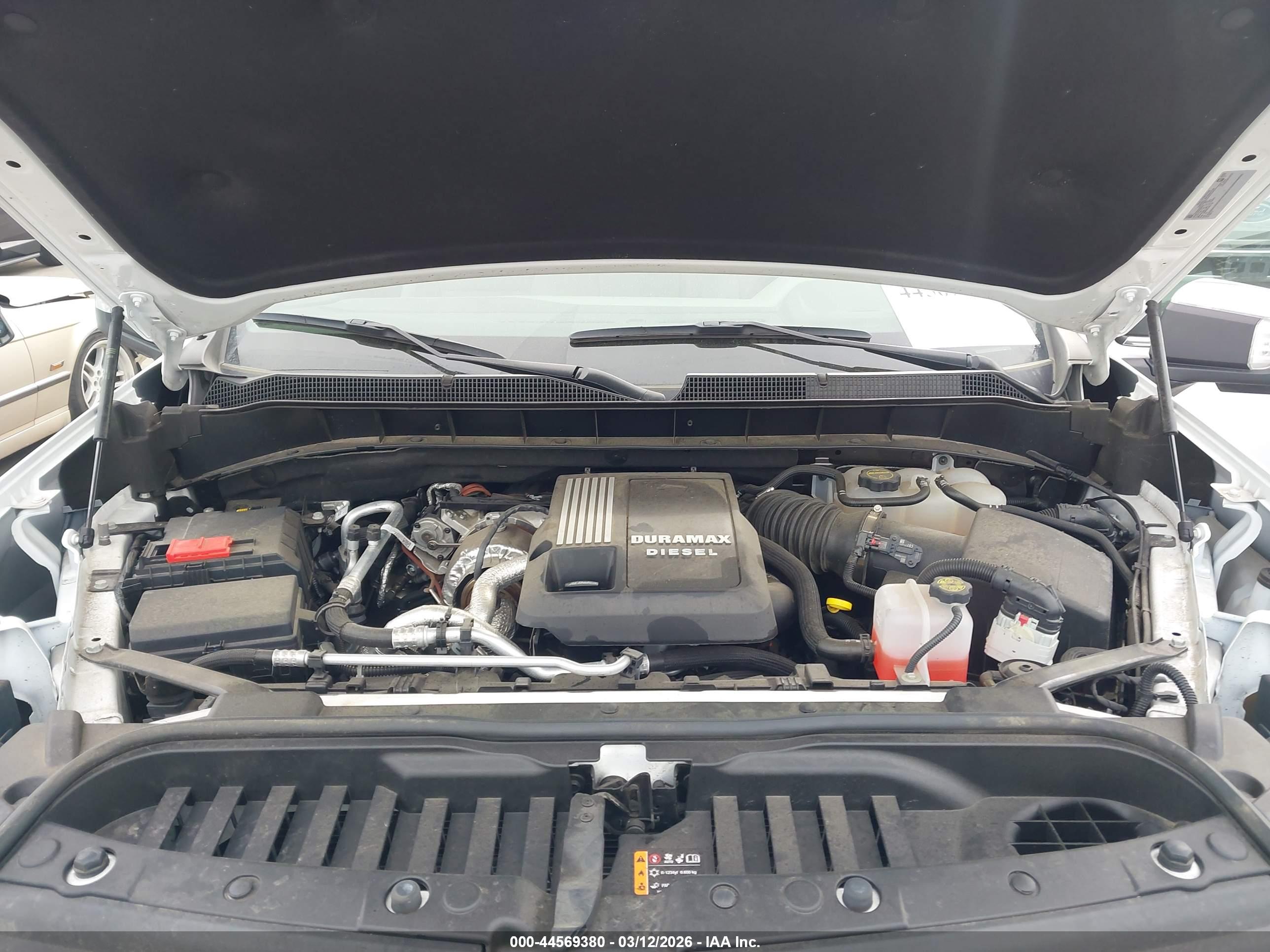 CHEVROLET SILVERADO image 10