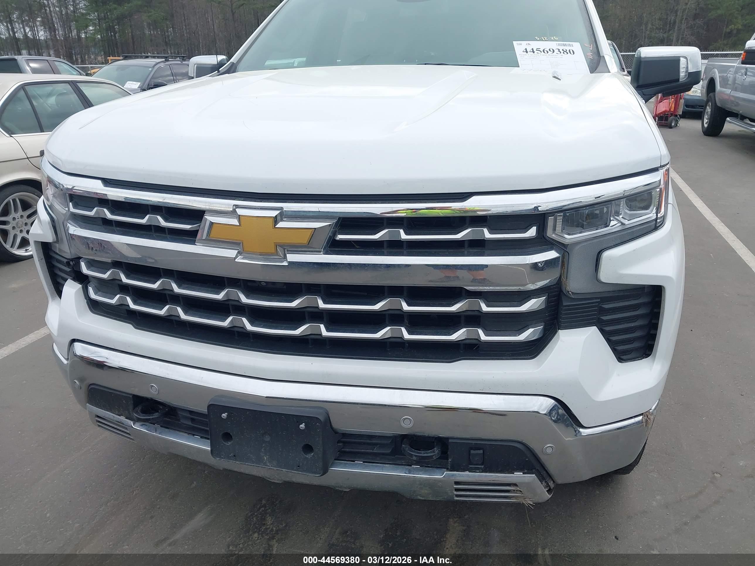 CHEVROLET SILVERADO image 6