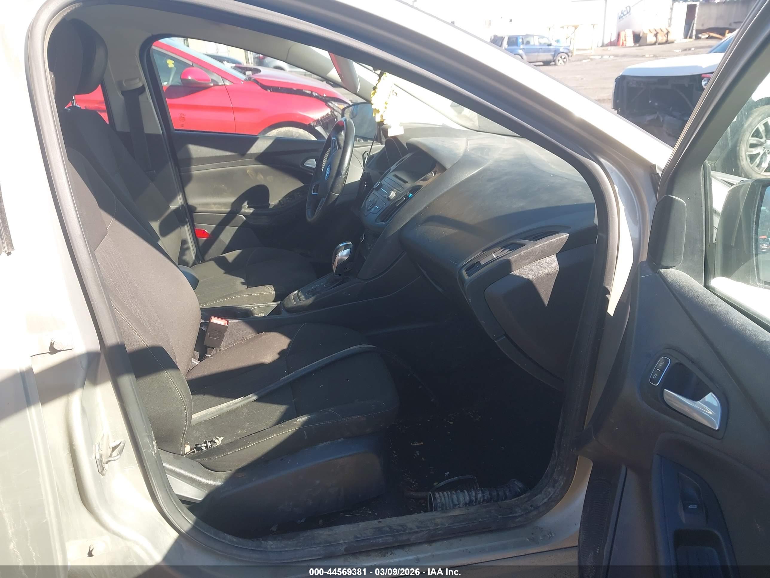 FORD FOCUS image 5