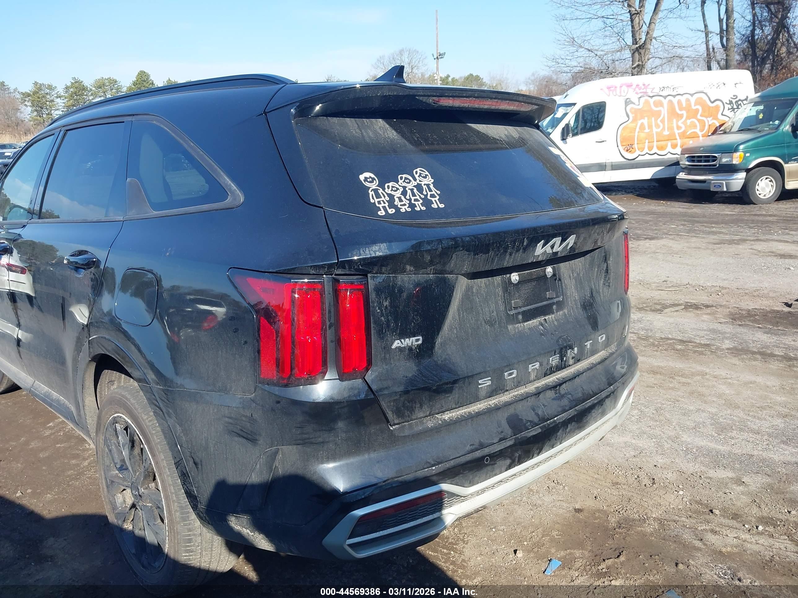 KIA SORENTO image 3