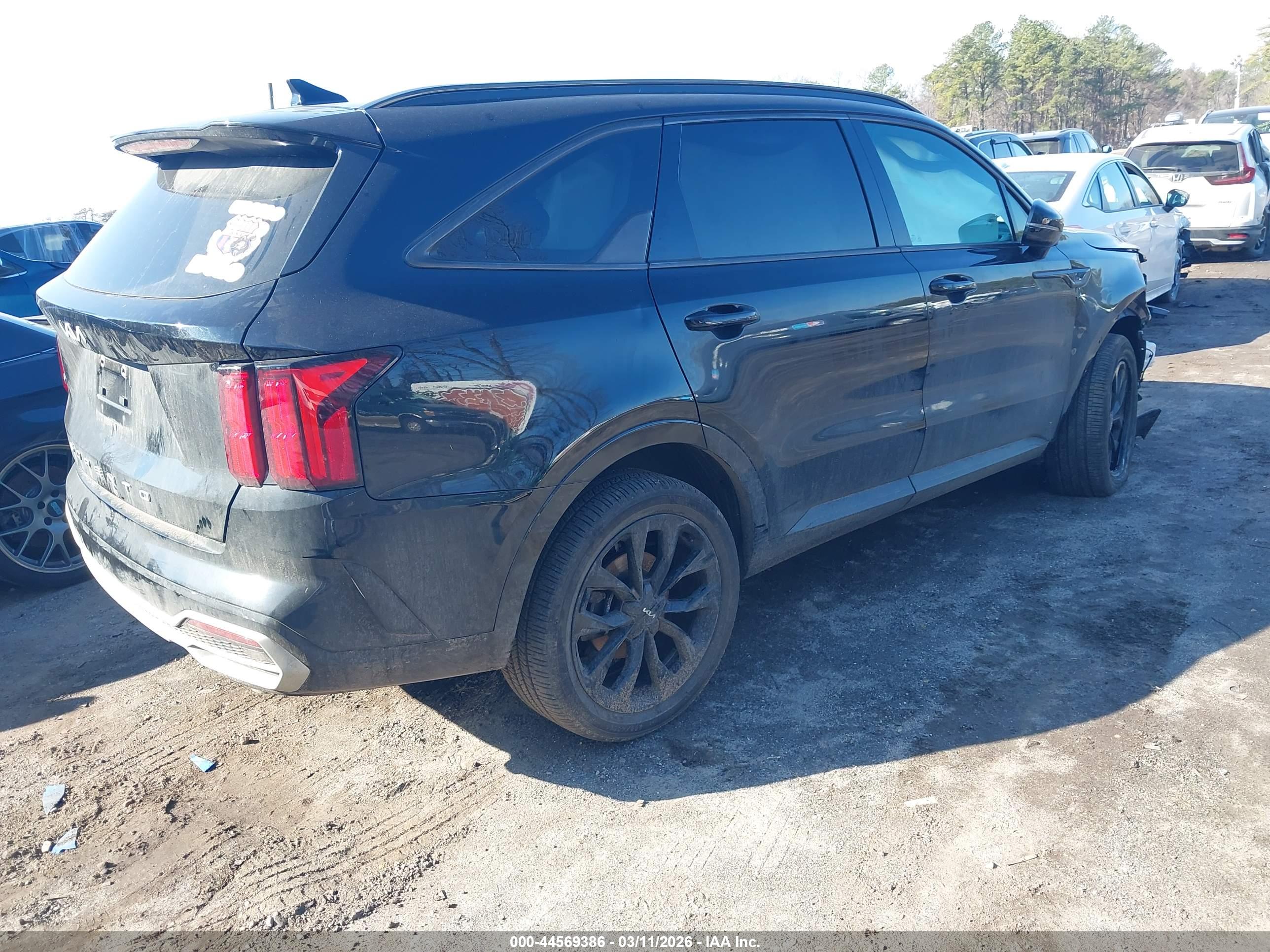 KIA SORENTO image 4