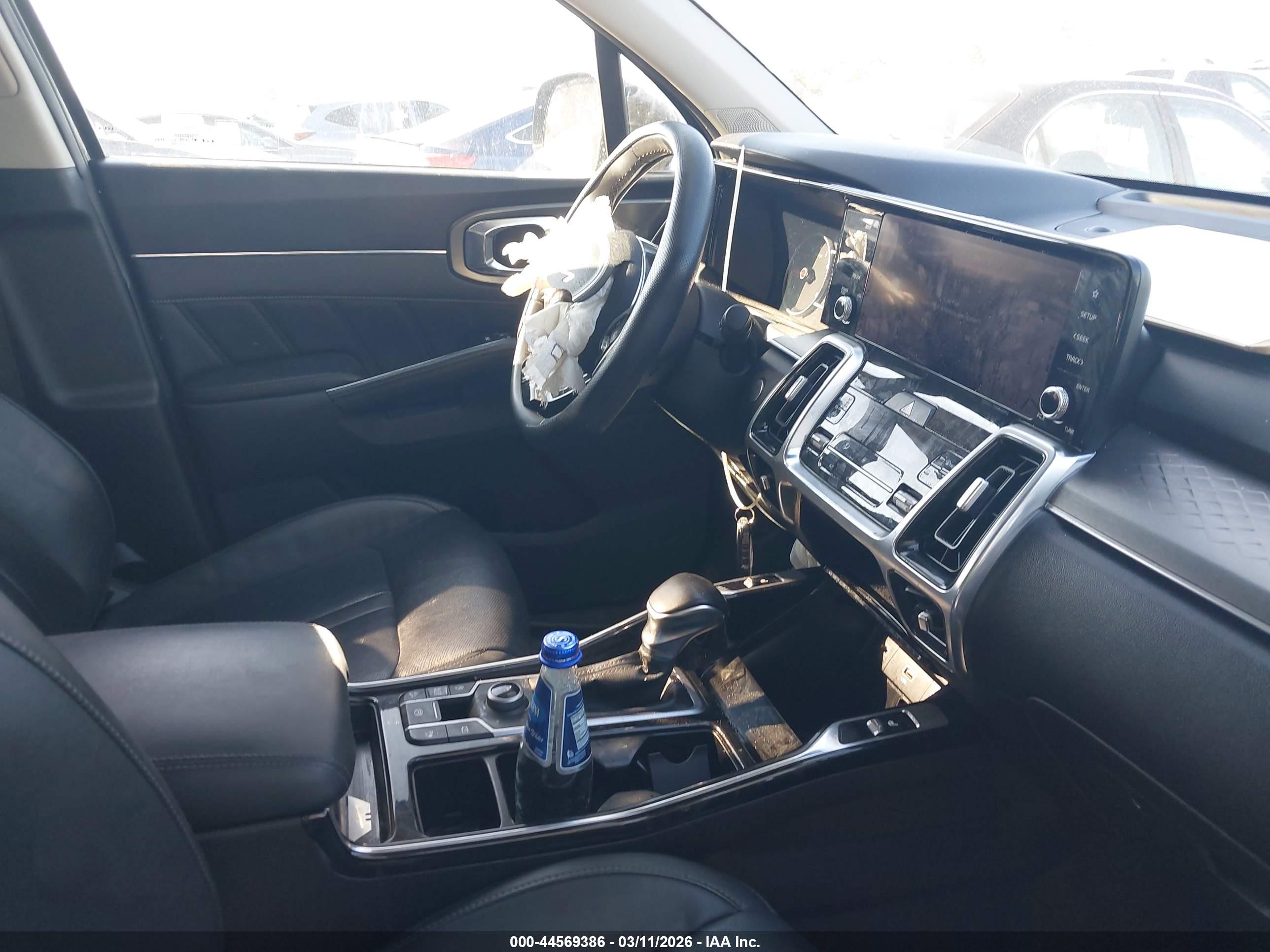 KIA SORENTO image 5