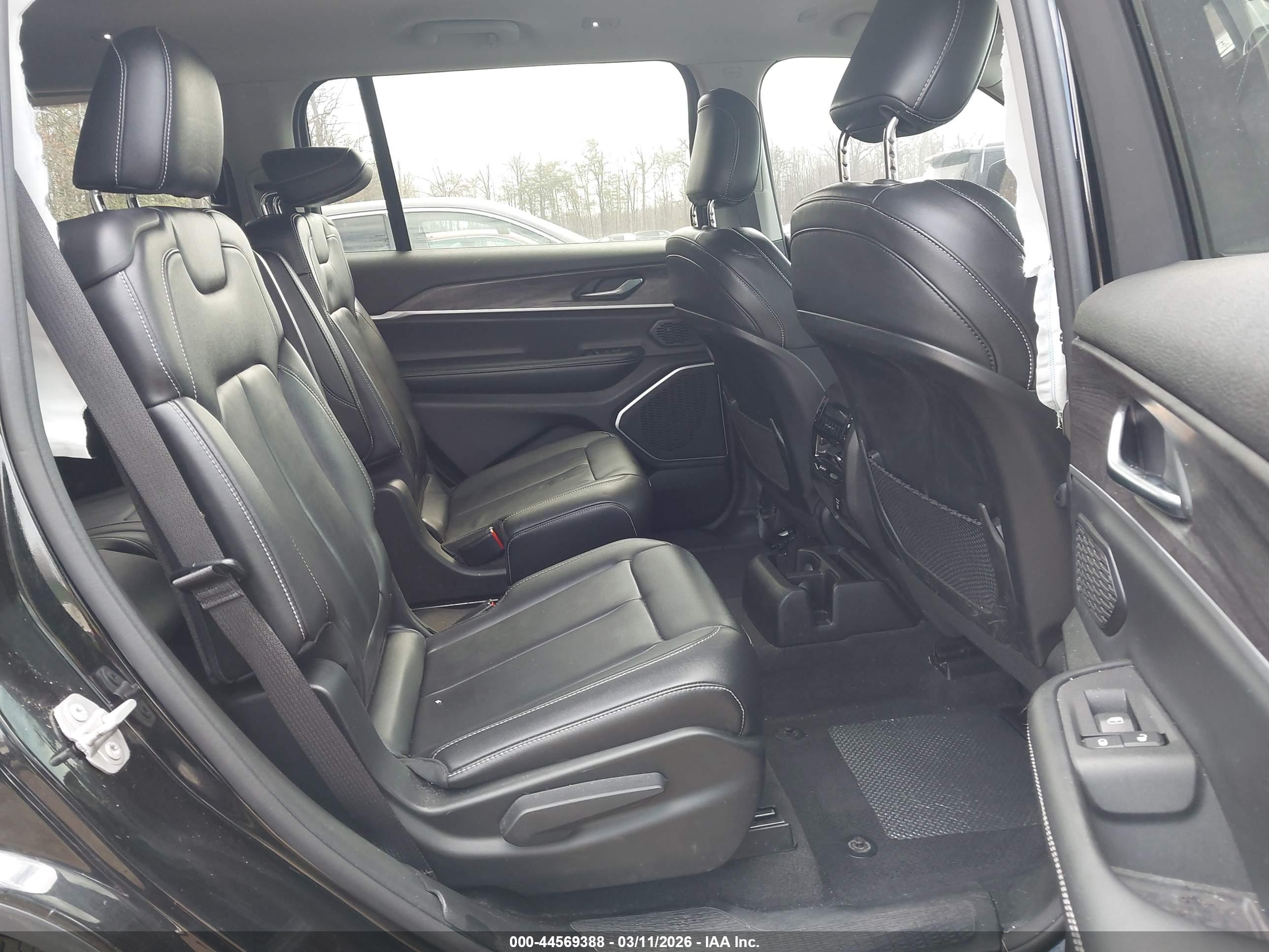 JEEP GRAND image 8