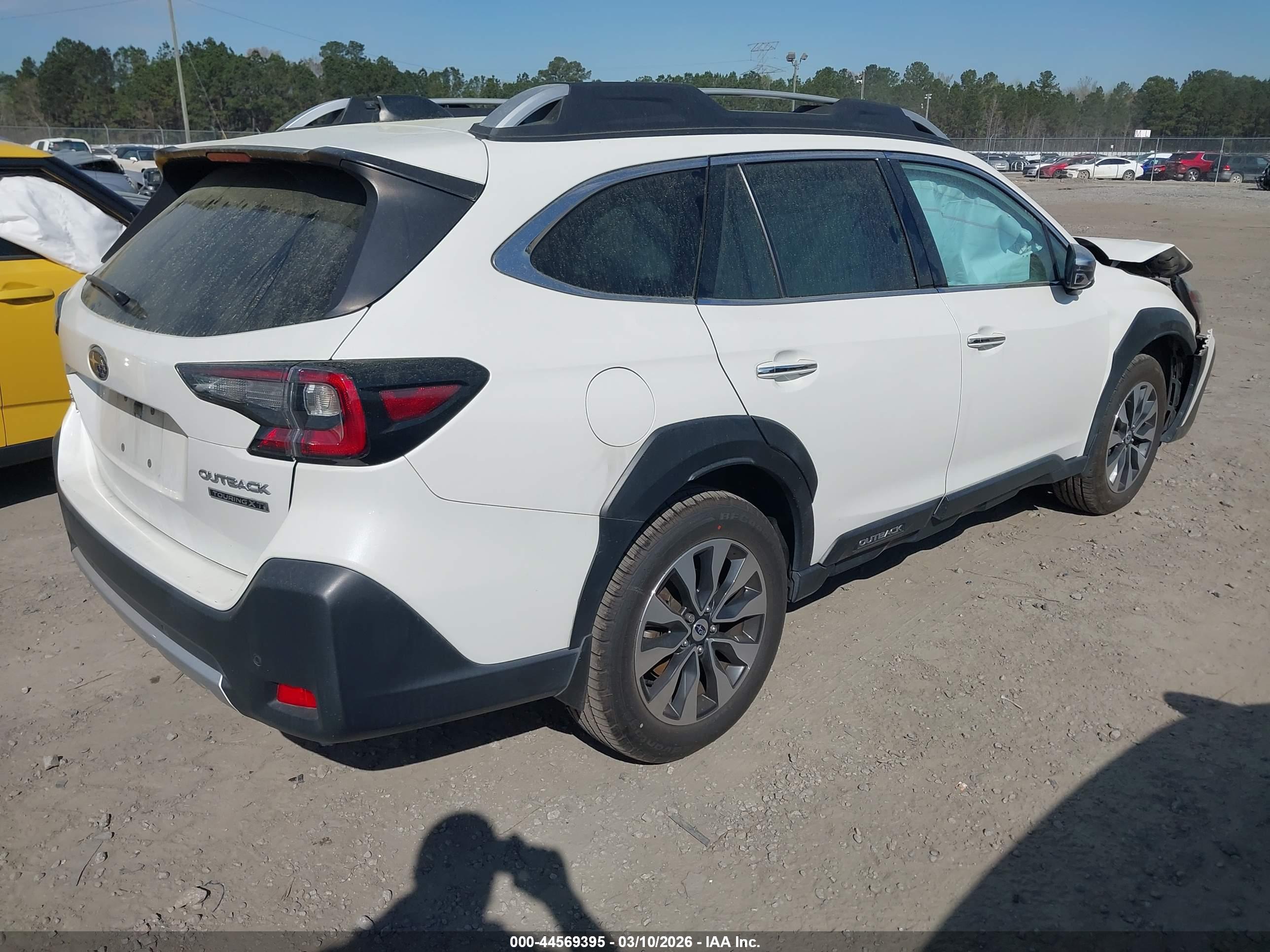 SUBARU OUTBACK image 4