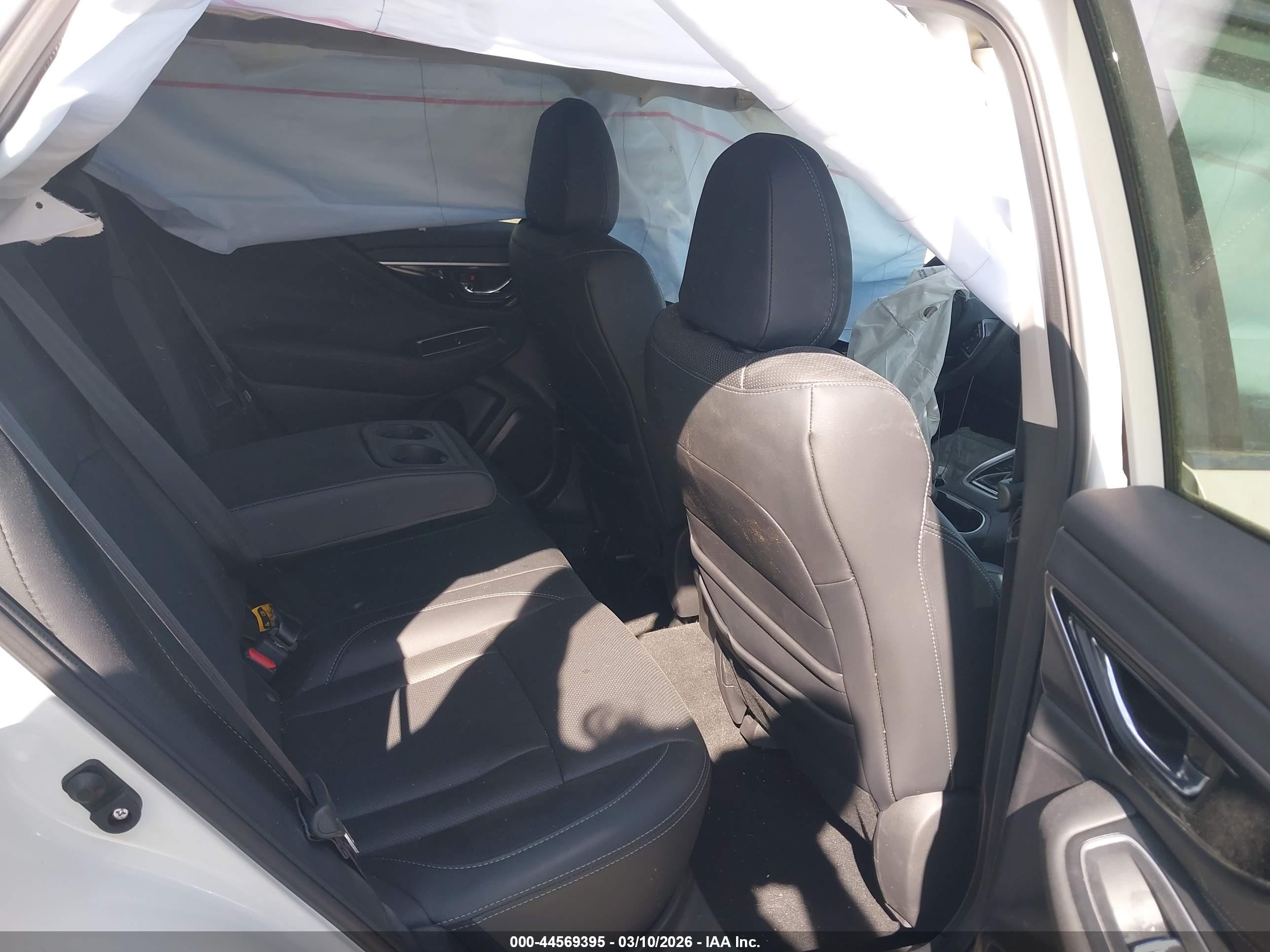 SUBARU OUTBACK image 8