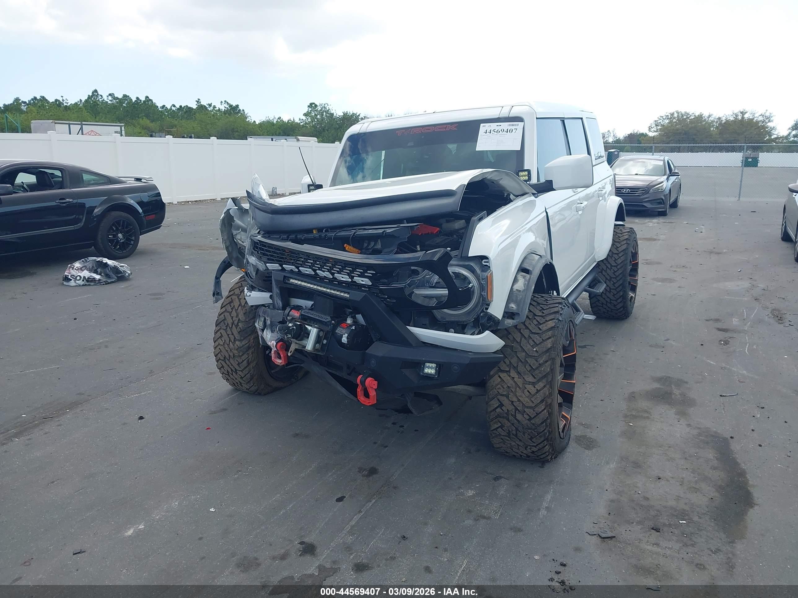 FORD BRONCO image 2