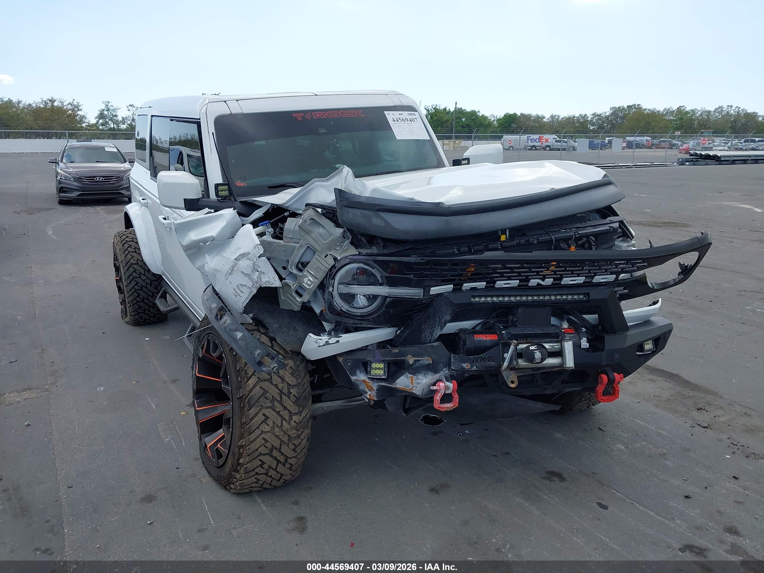 FORD BRONCO image 6