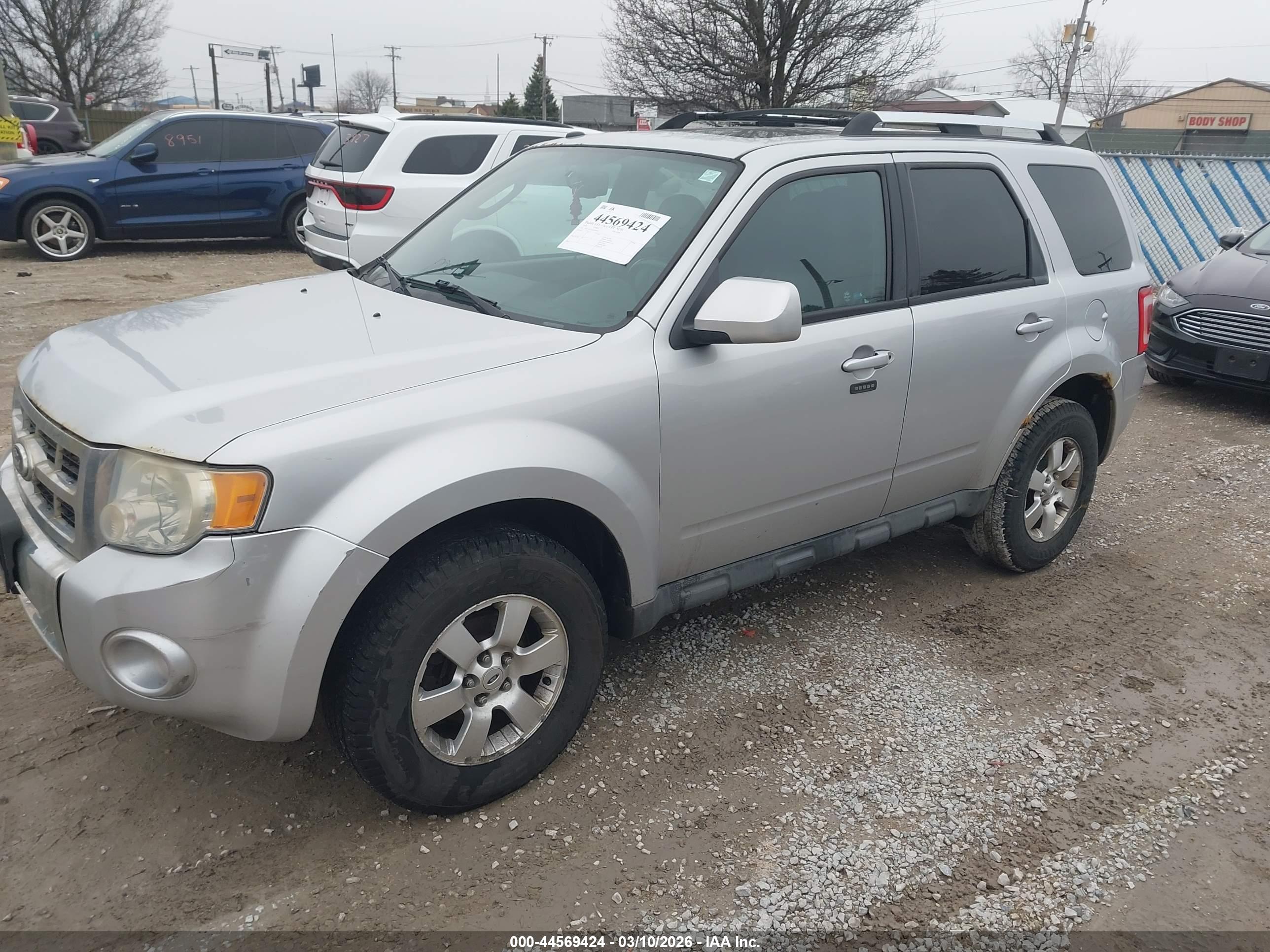 FORD ESCAPE image 2