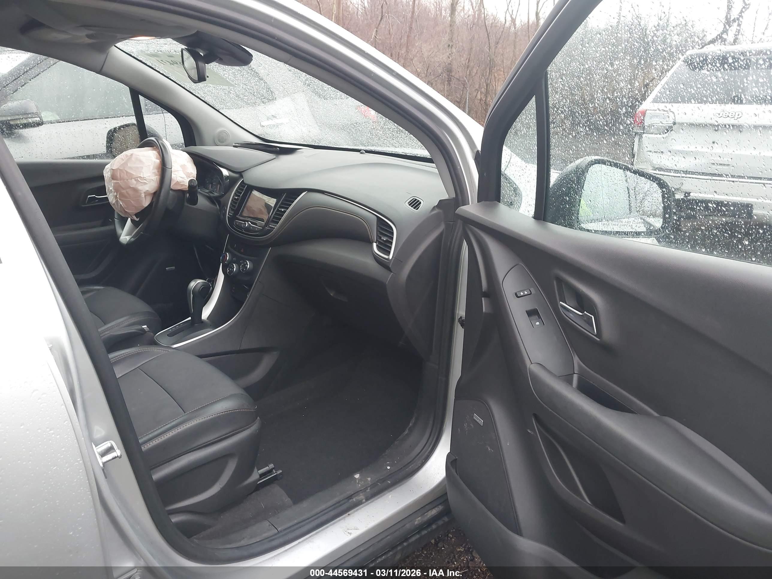 CHEVROLET TRAX image 5