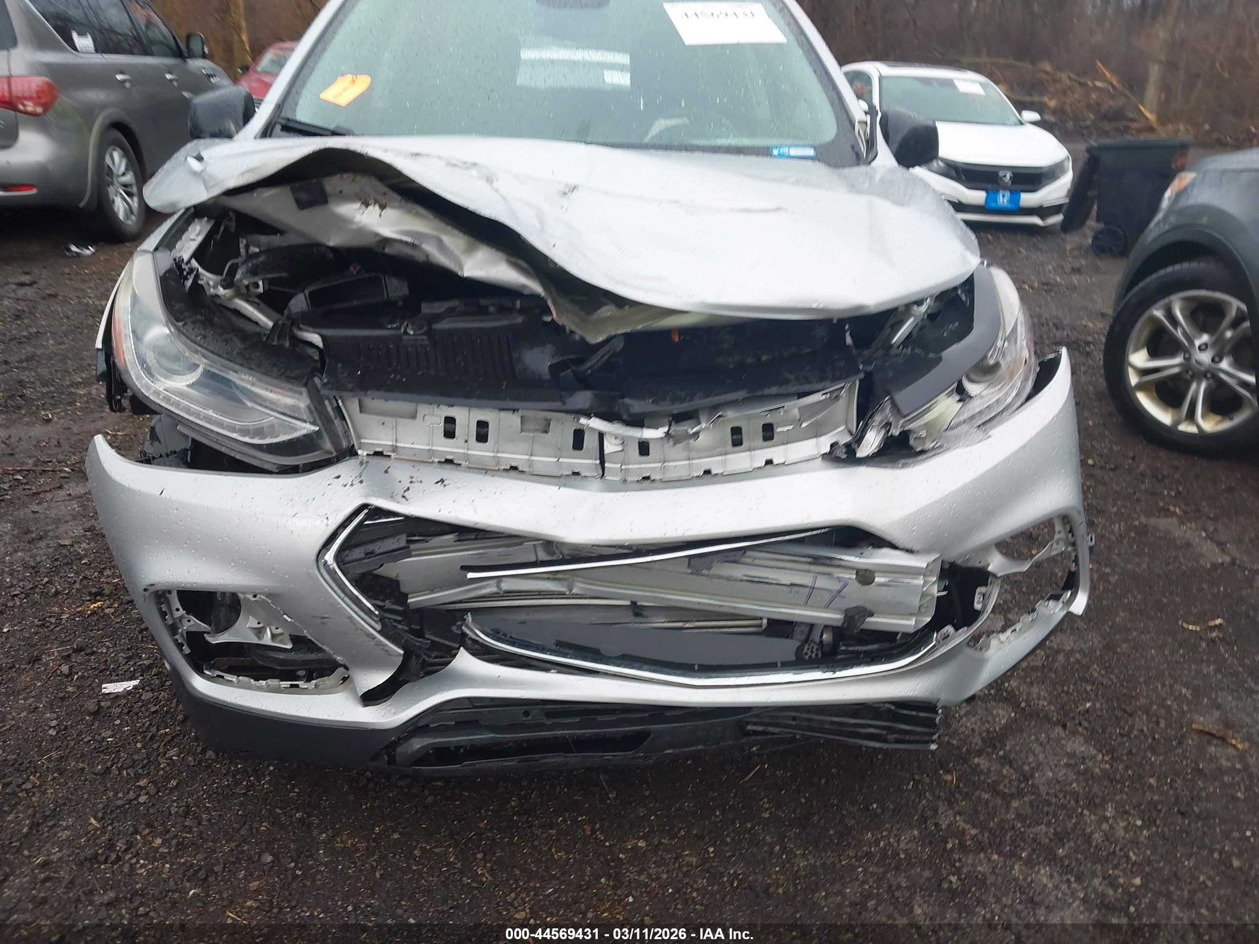 CHEVROLET TRAX image 6