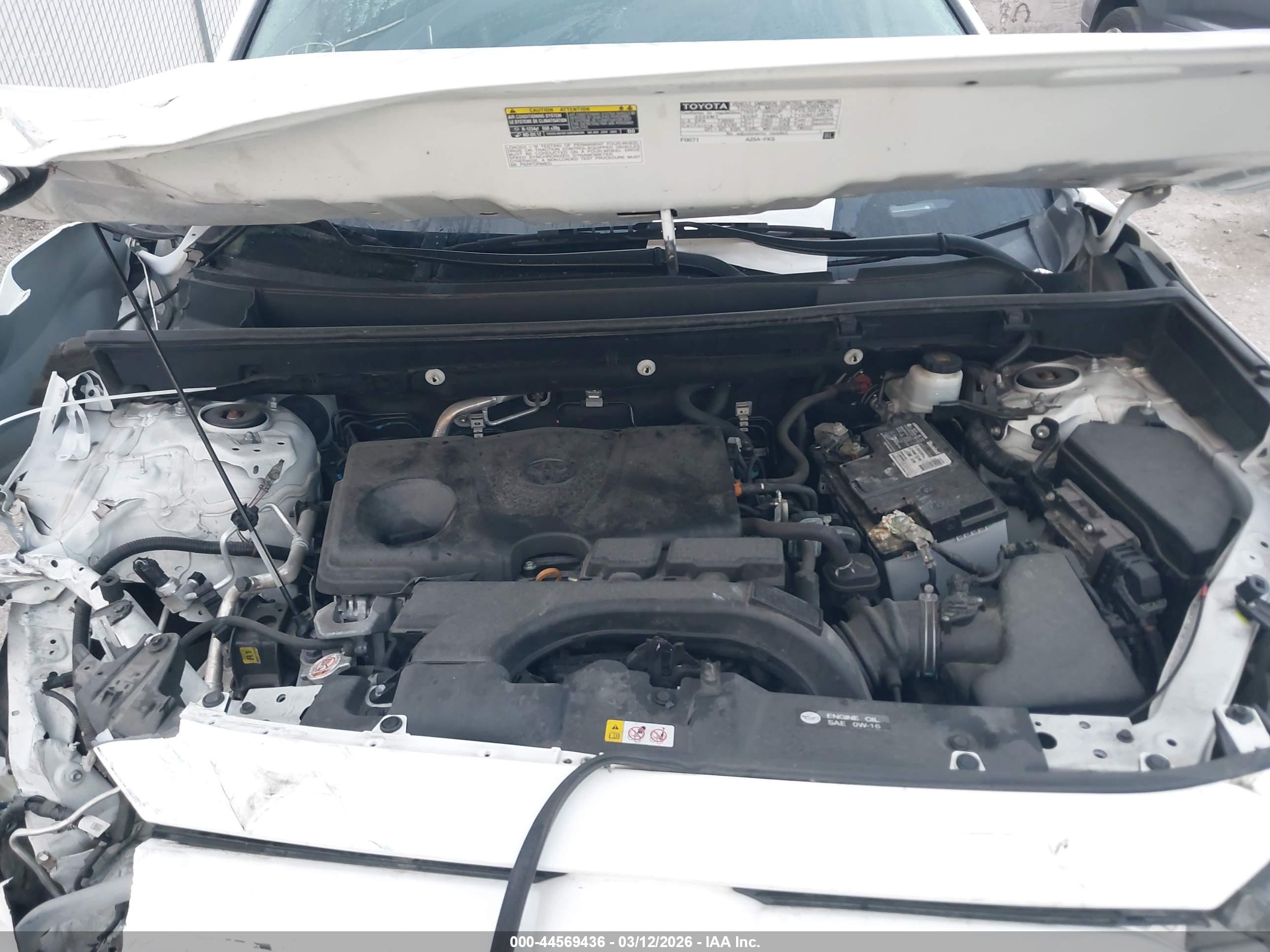 TOYOTA RAV4 image 10