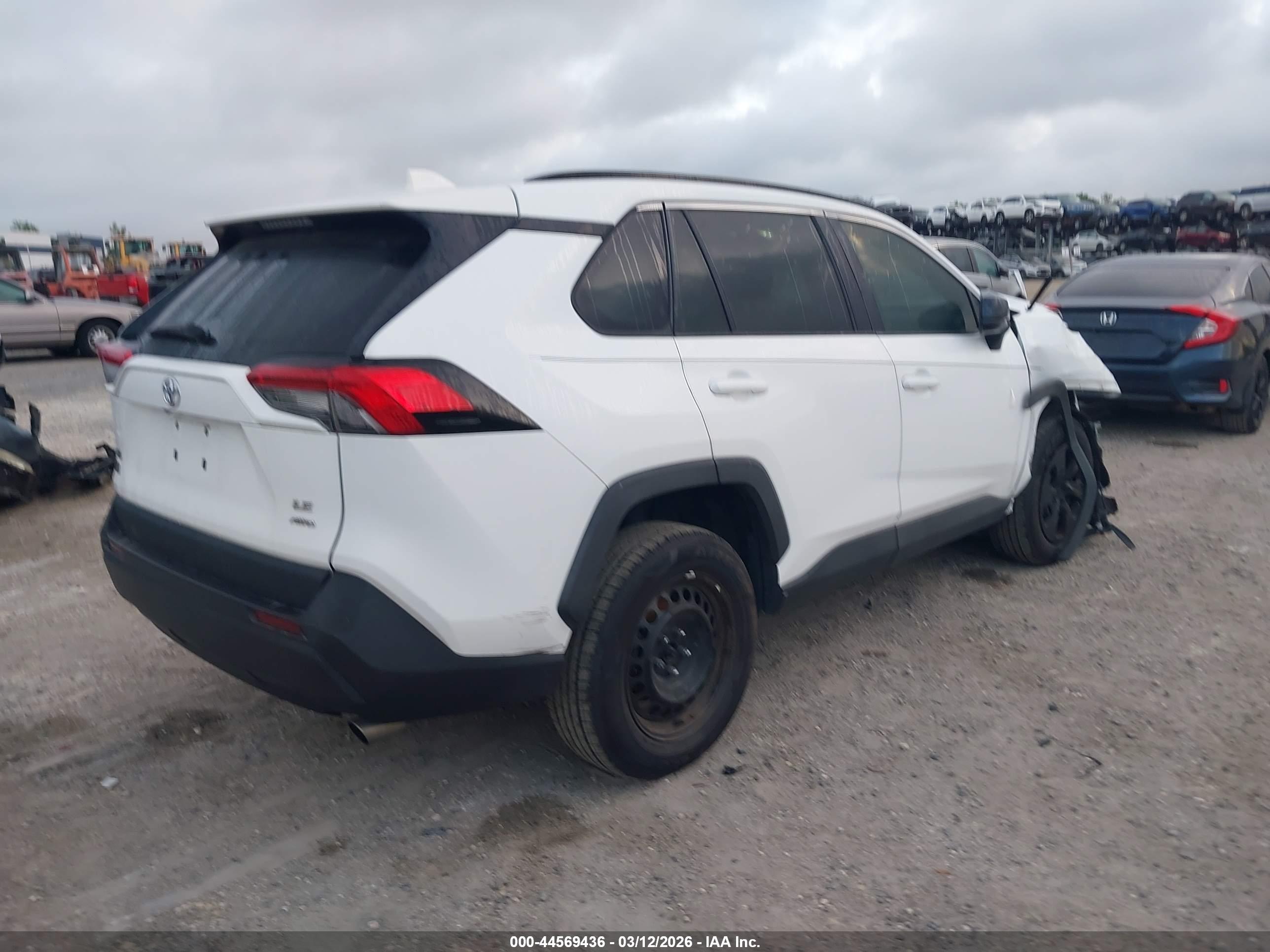 TOYOTA RAV4 image 4