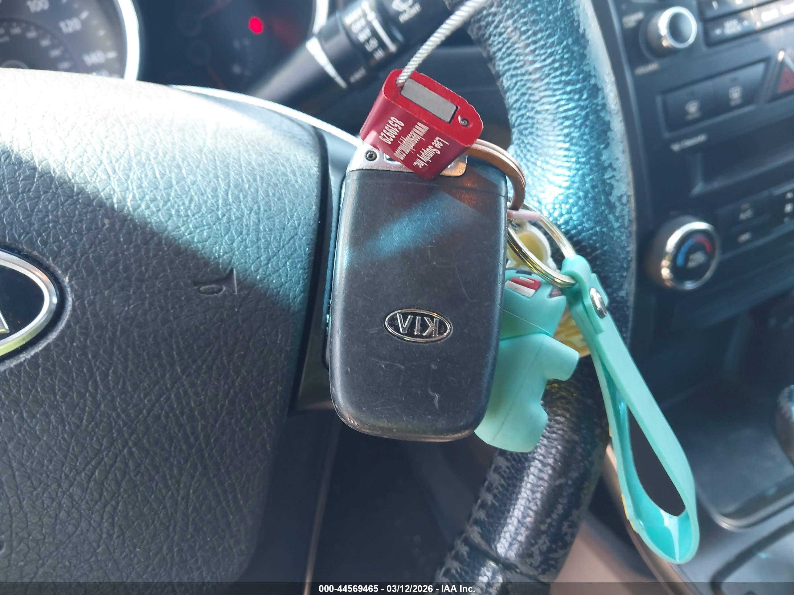 KIA SORENTO image 11