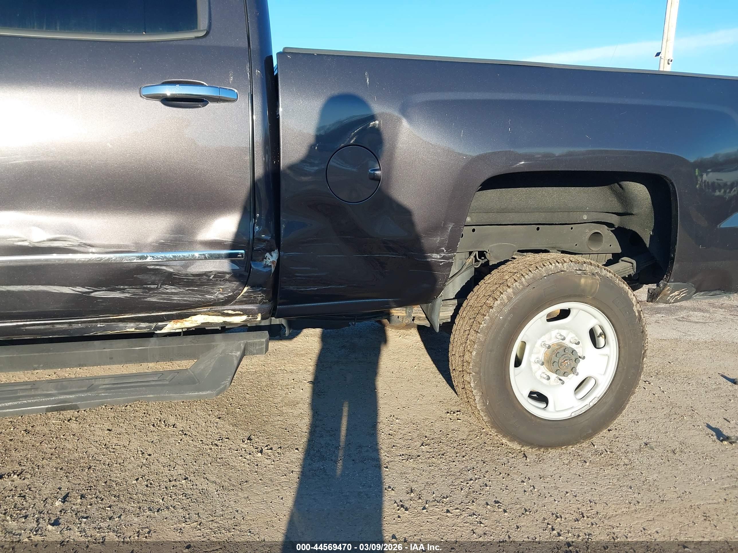 CHEVROLET SILVERADO image 6