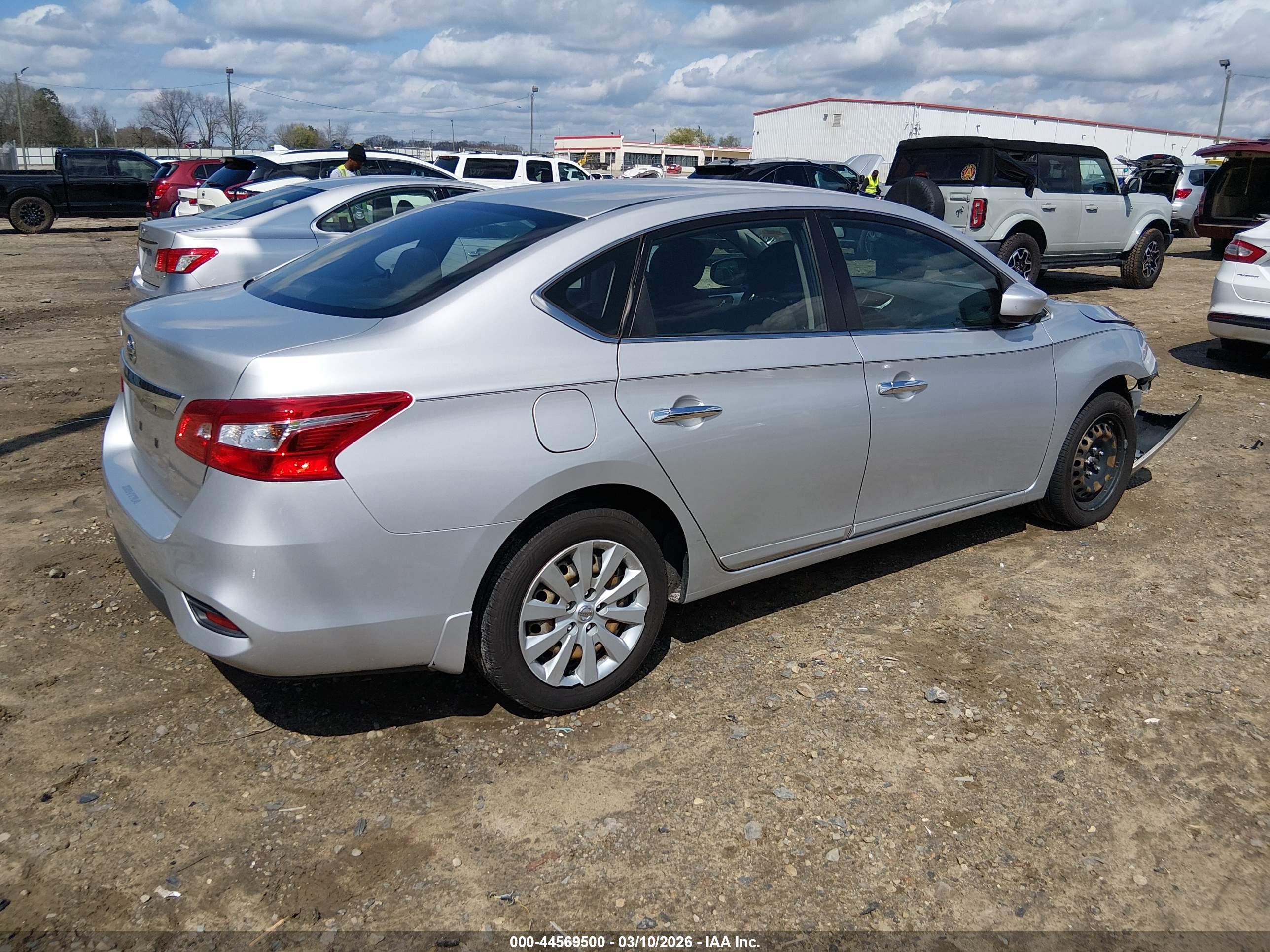 NISSAN SENTRA image 4