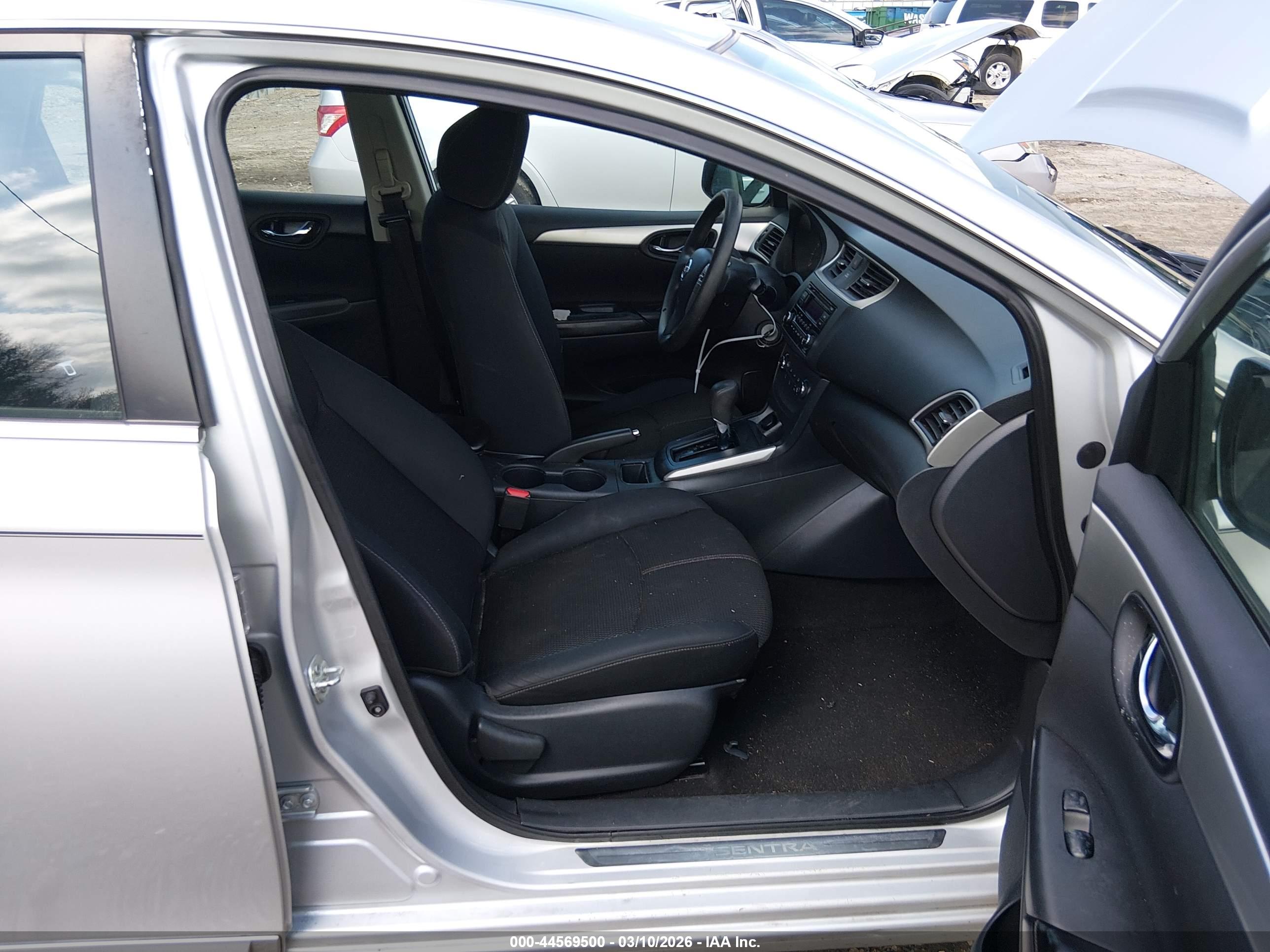 NISSAN SENTRA image 5
