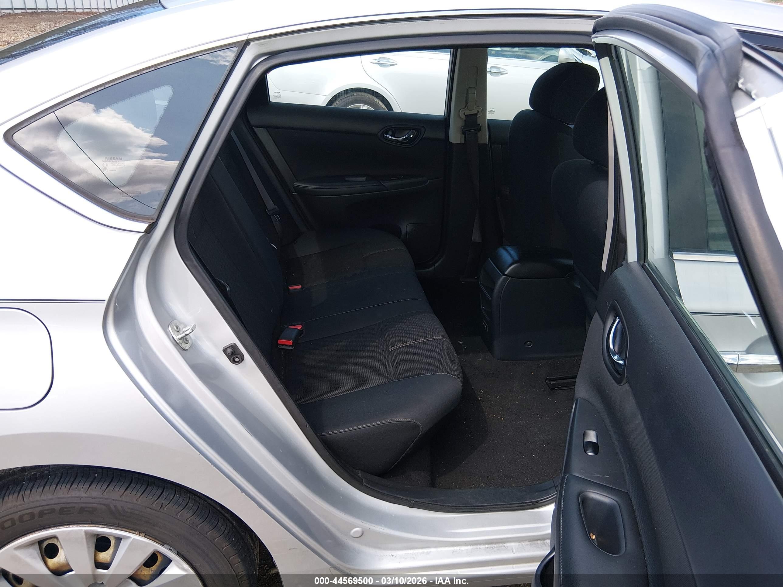 NISSAN SENTRA image 8