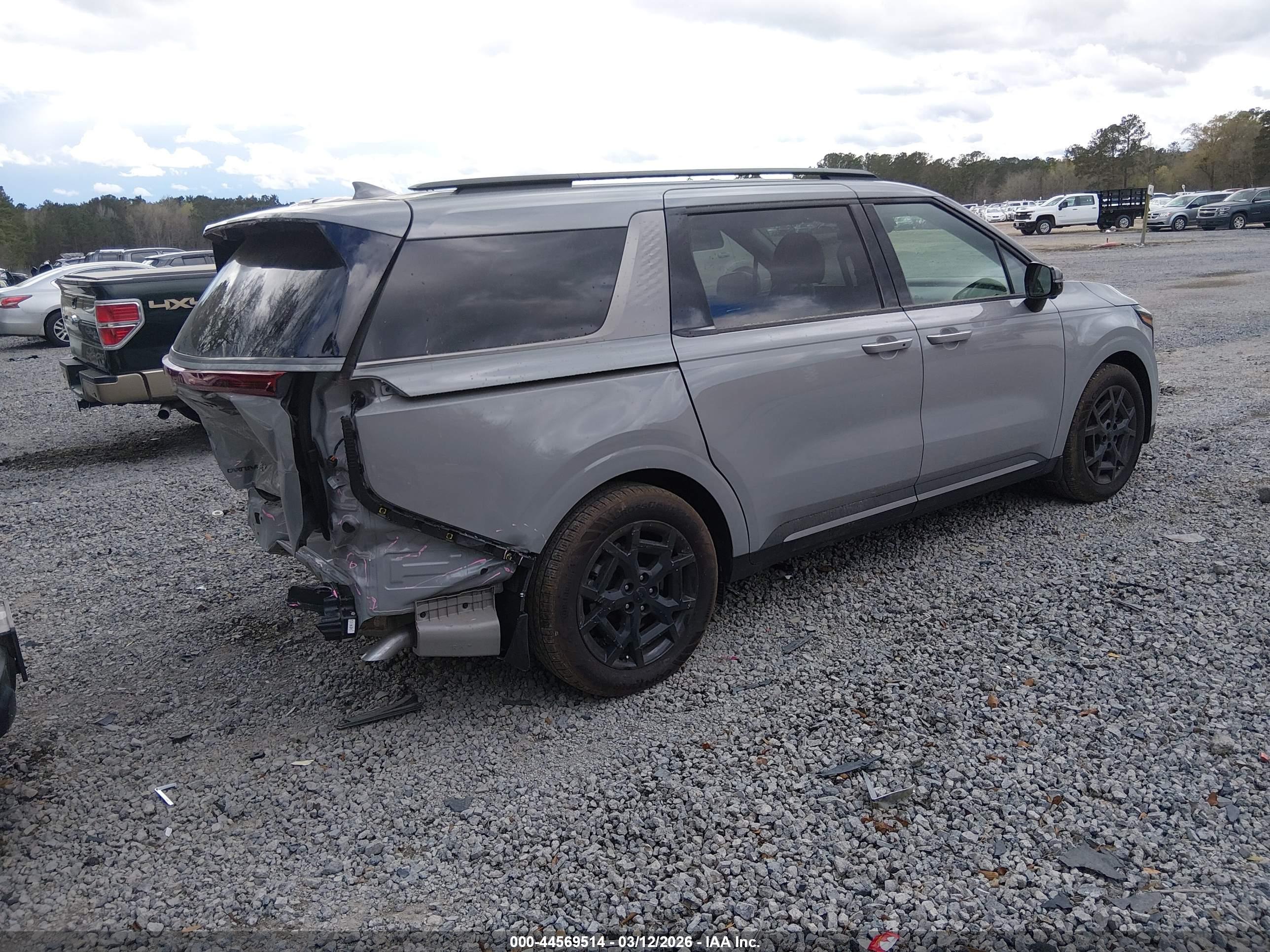 KIA CARNIVAL image 4