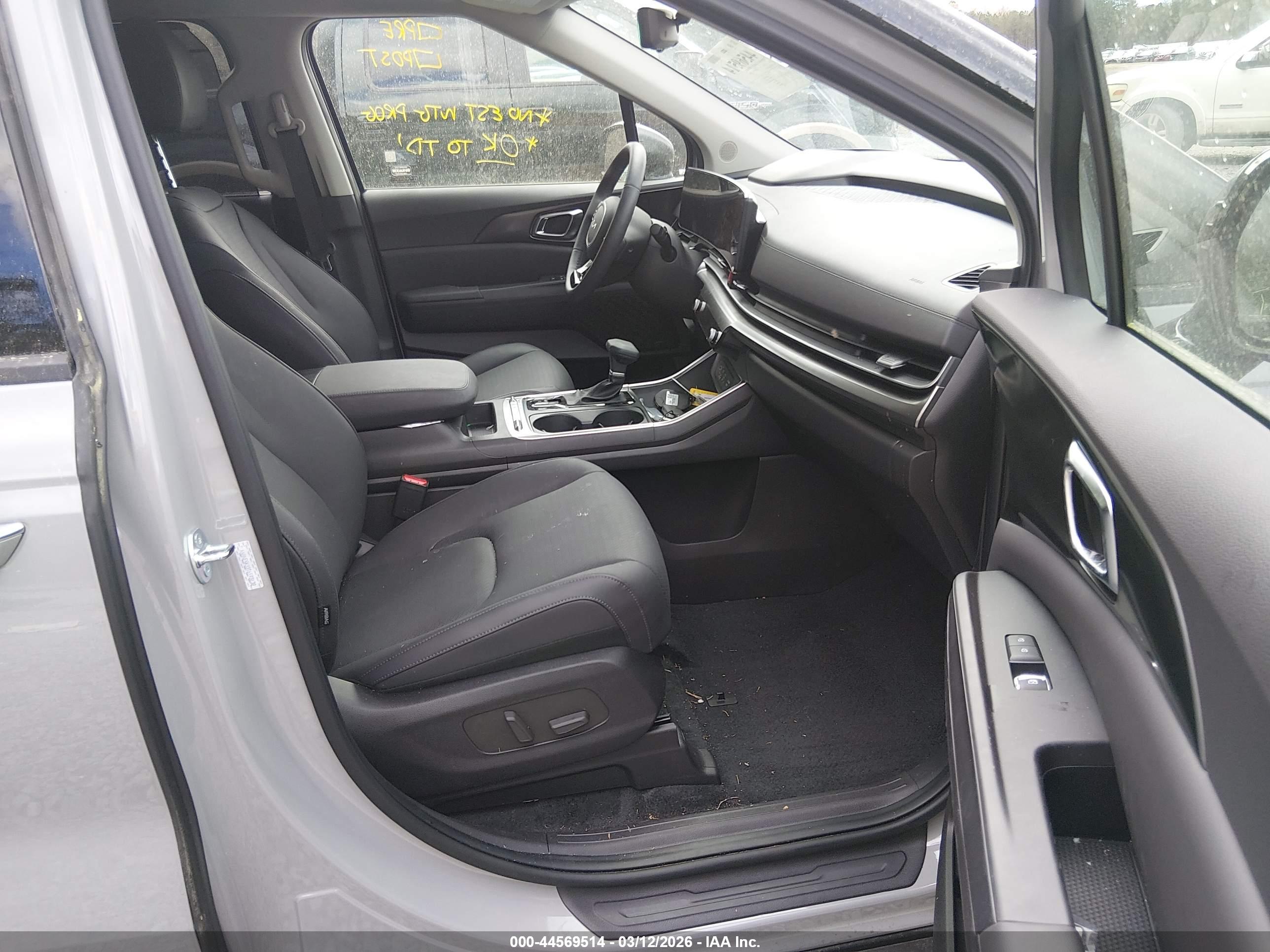 KIA CARNIVAL image 5