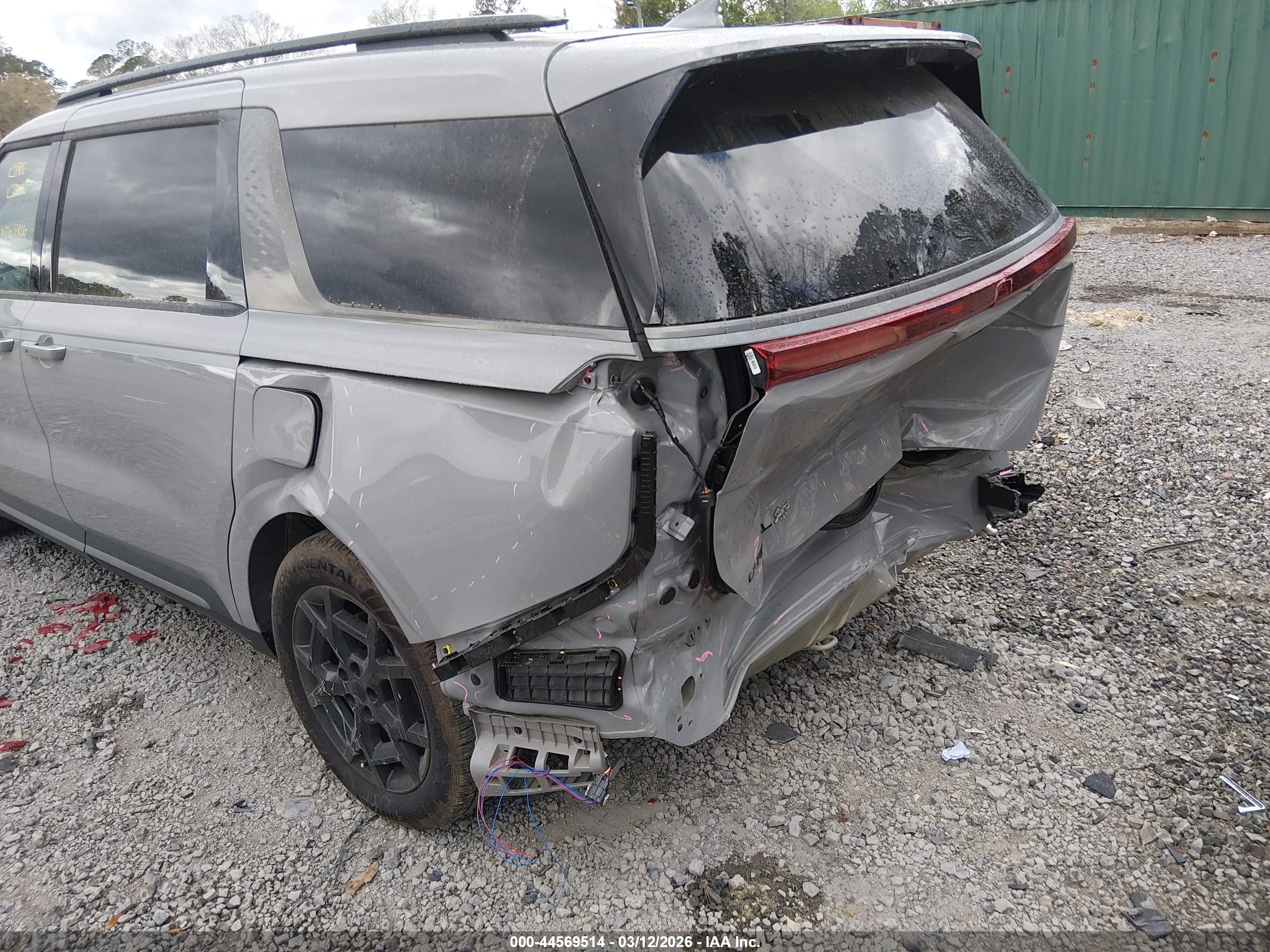 KIA CARNIVAL image 6