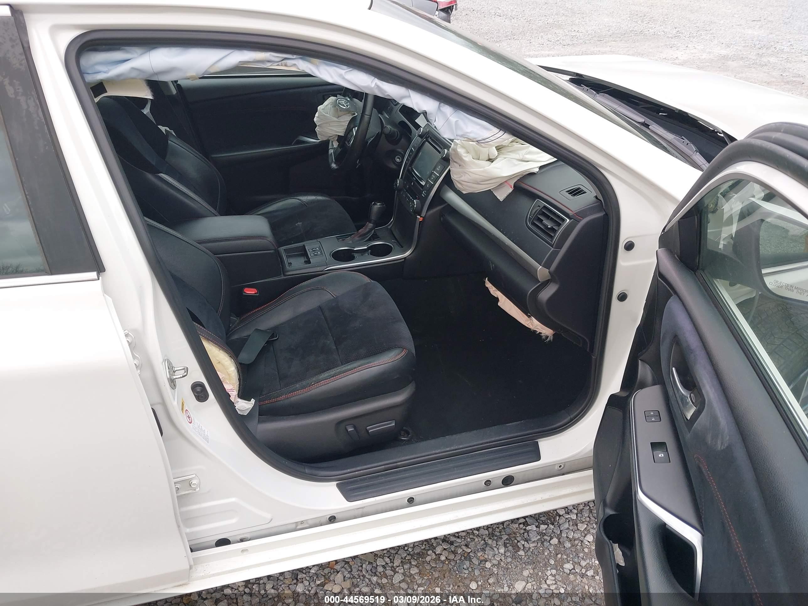 TOYOTA CAMRY image 5