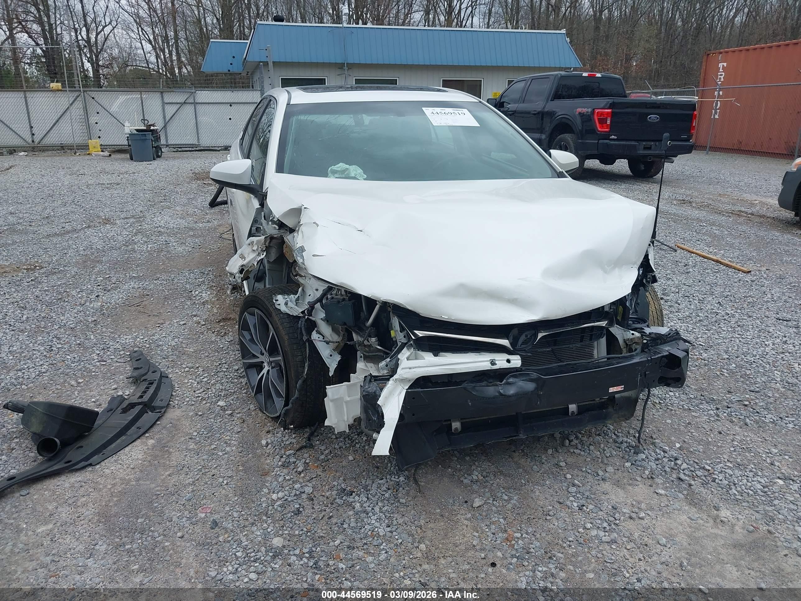 TOYOTA CAMRY image 6