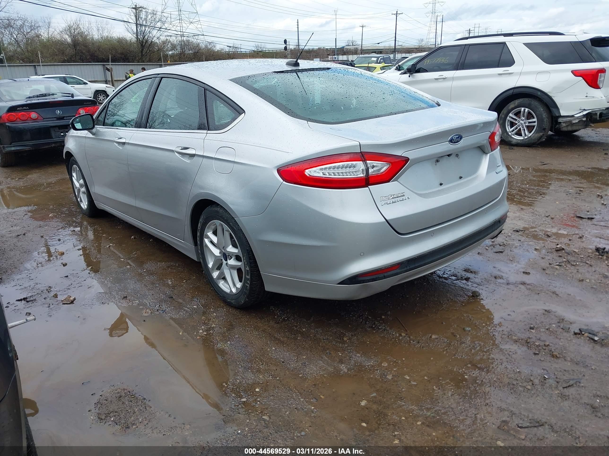 FORD FUSION image 3