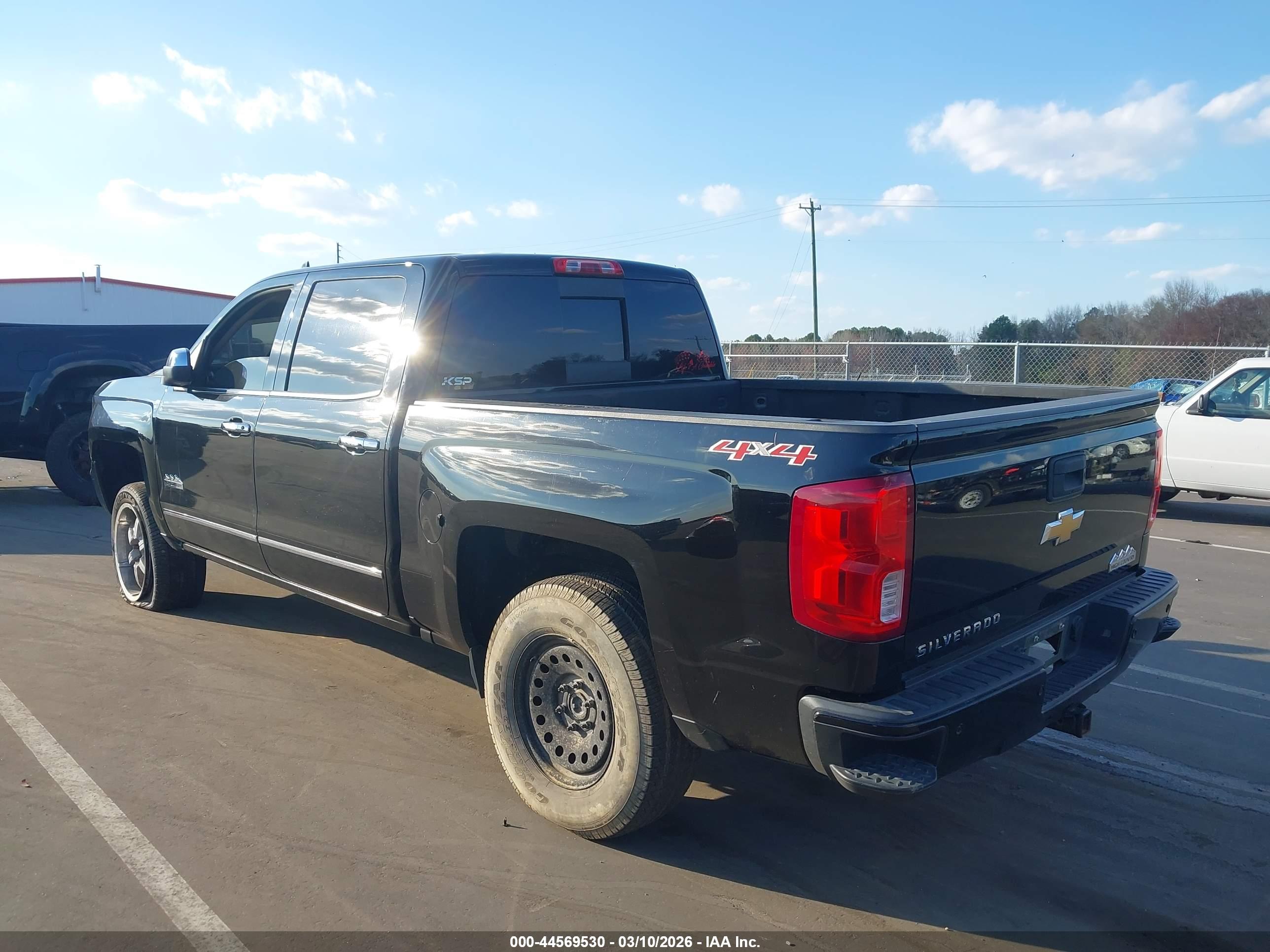CHEVROLET SILVERADO image 3