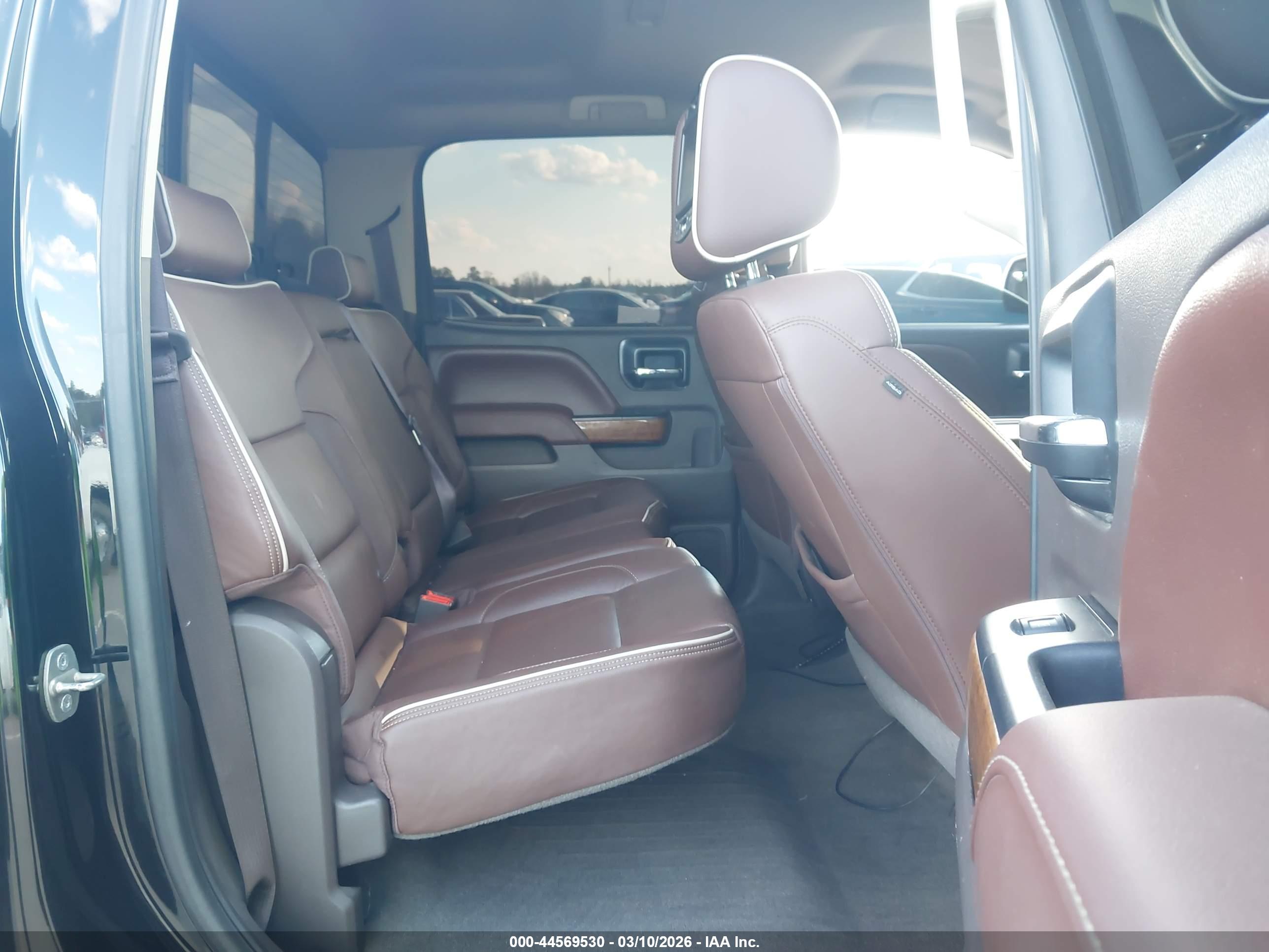 CHEVROLET SILVERADO image 8