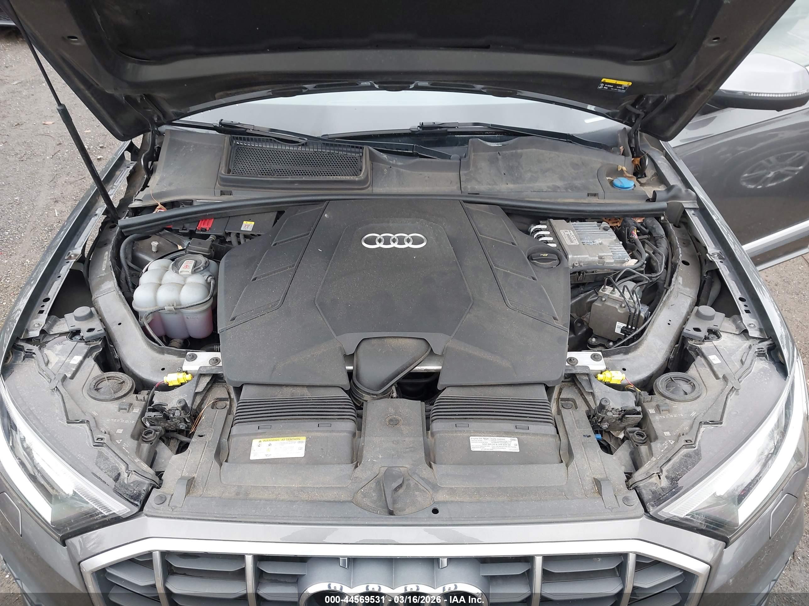 AUDI Q7 image 10