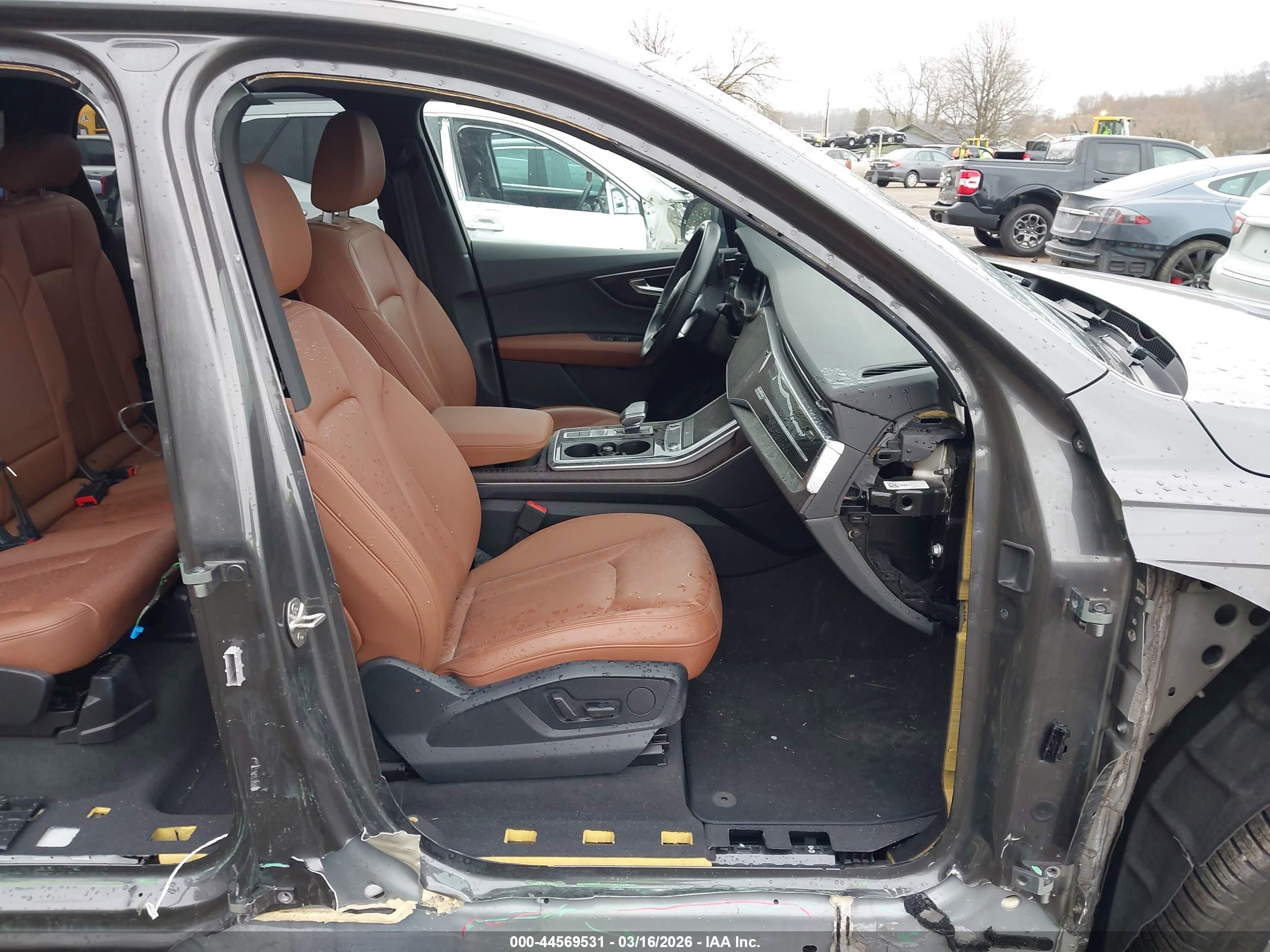 AUDI Q7 image 5