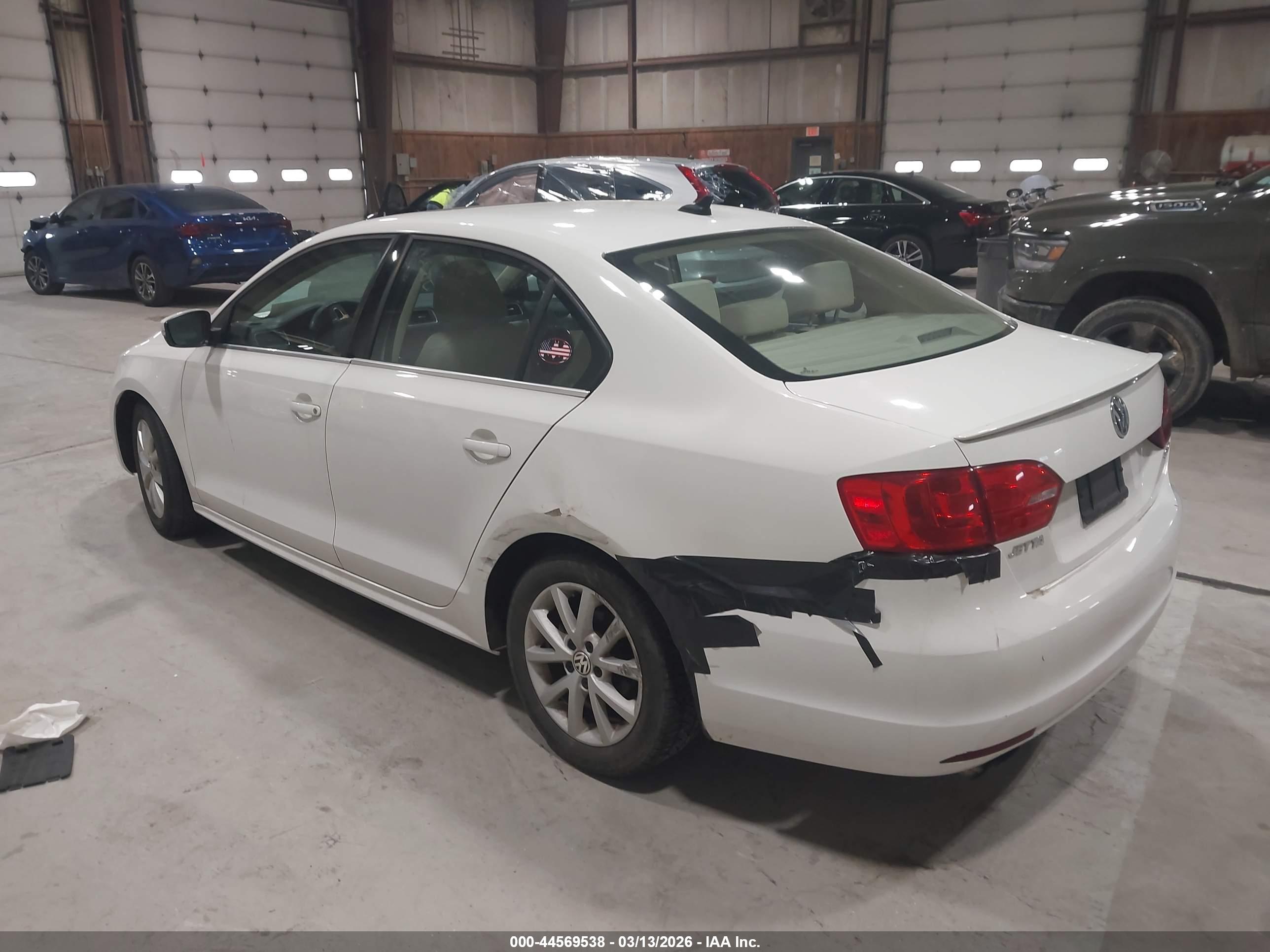 VOLKSWAGEN JETTA image 3