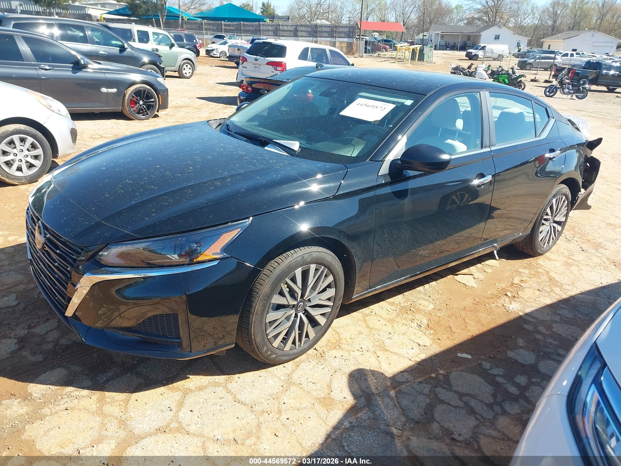 NISSAN ALTIMA image 2