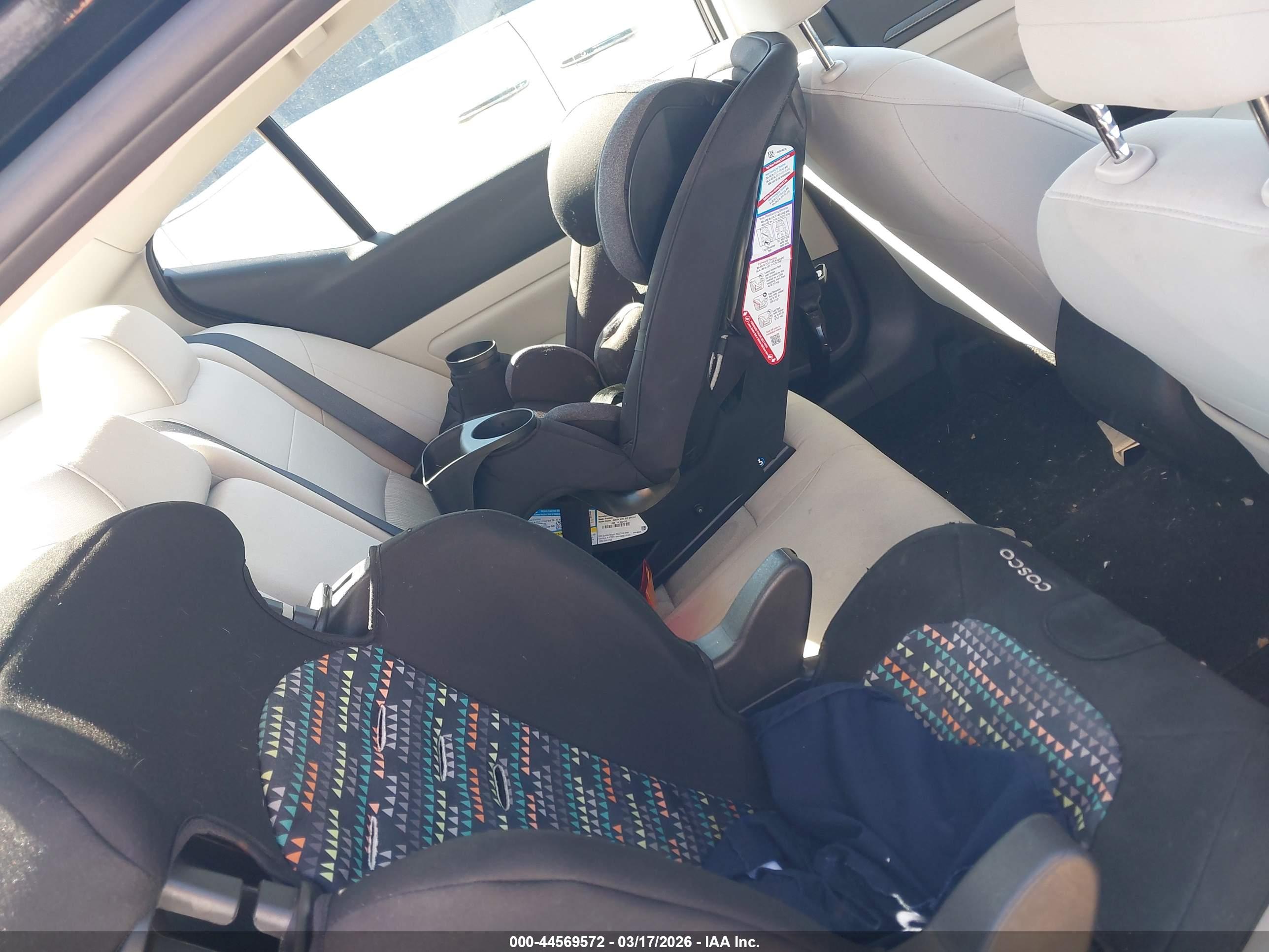 NISSAN ALTIMA image 8
