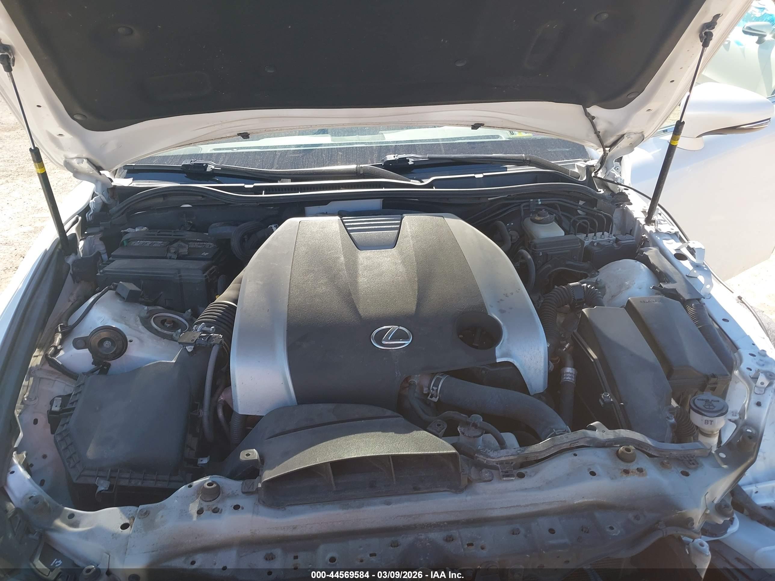 LEXUS IS image 10