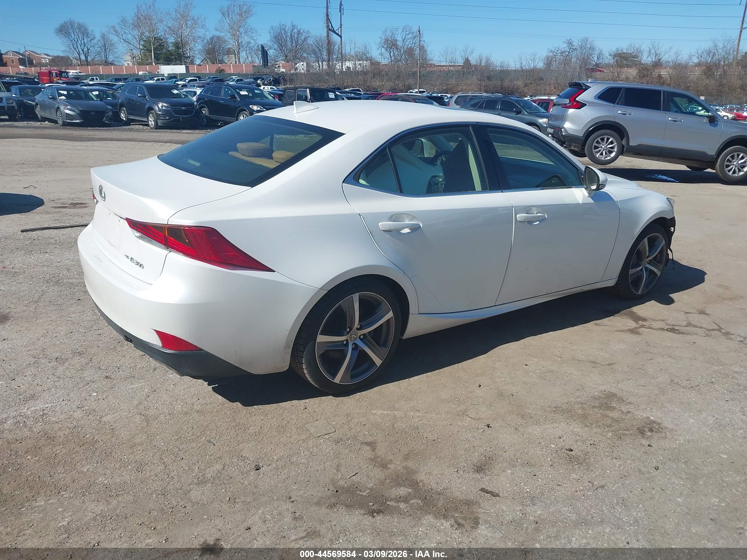 LEXUS IS image 4
