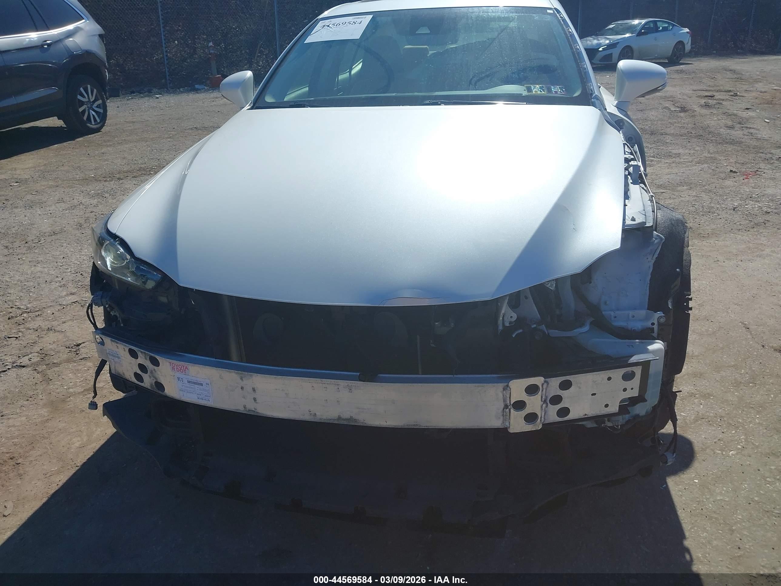 LEXUS IS image 6