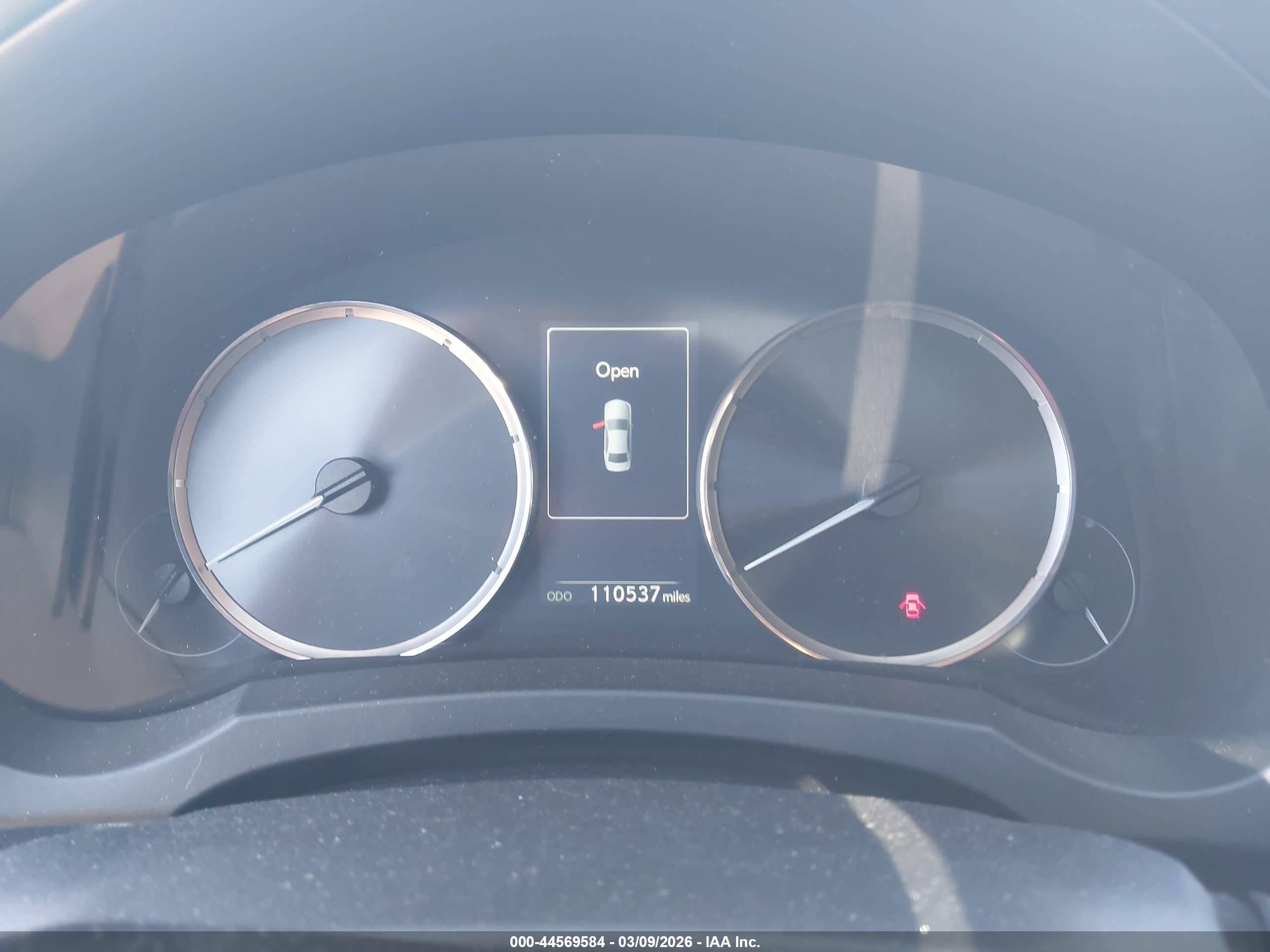 LEXUS IS image 7