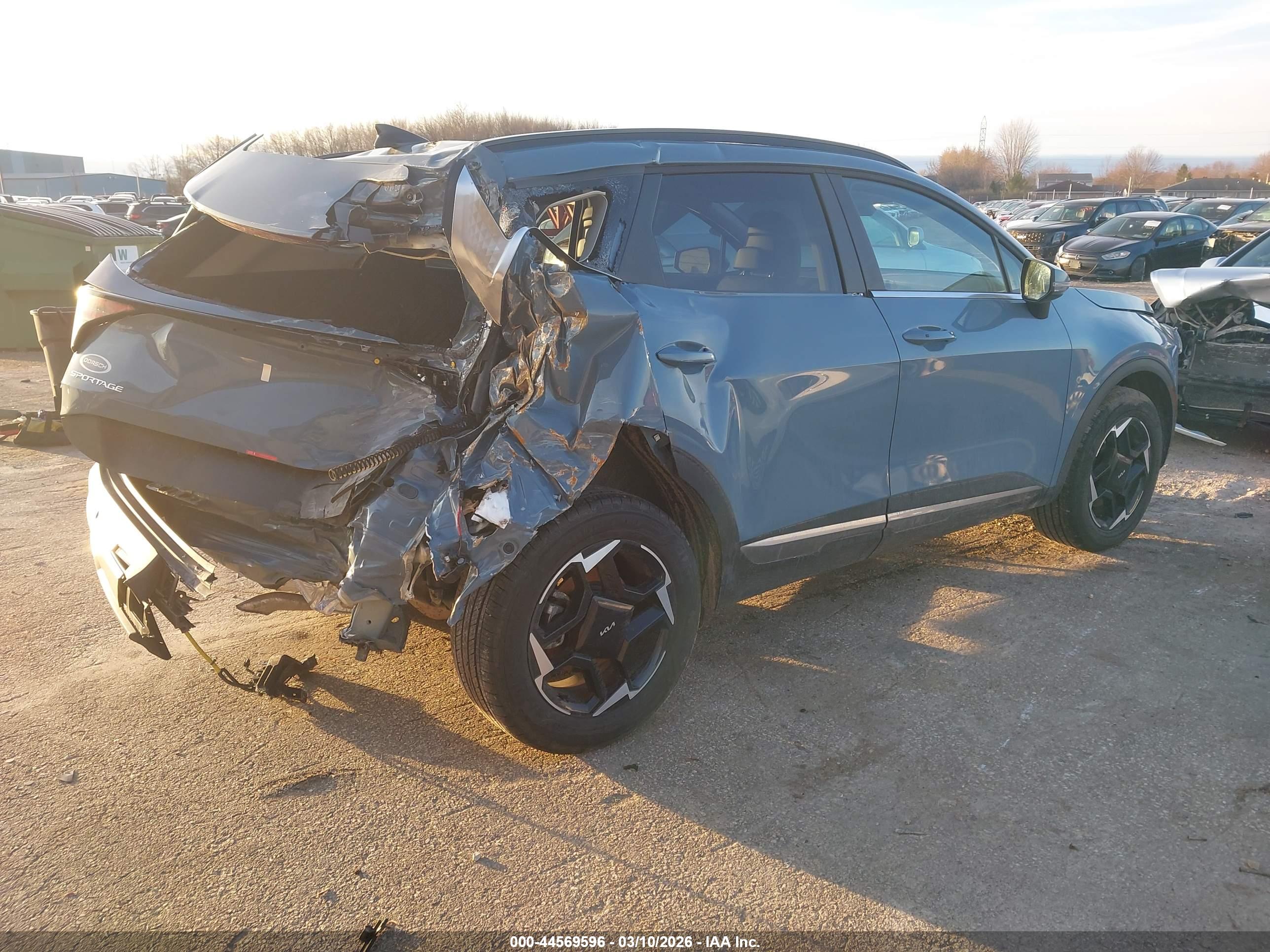KIA SPORTAGE image 4