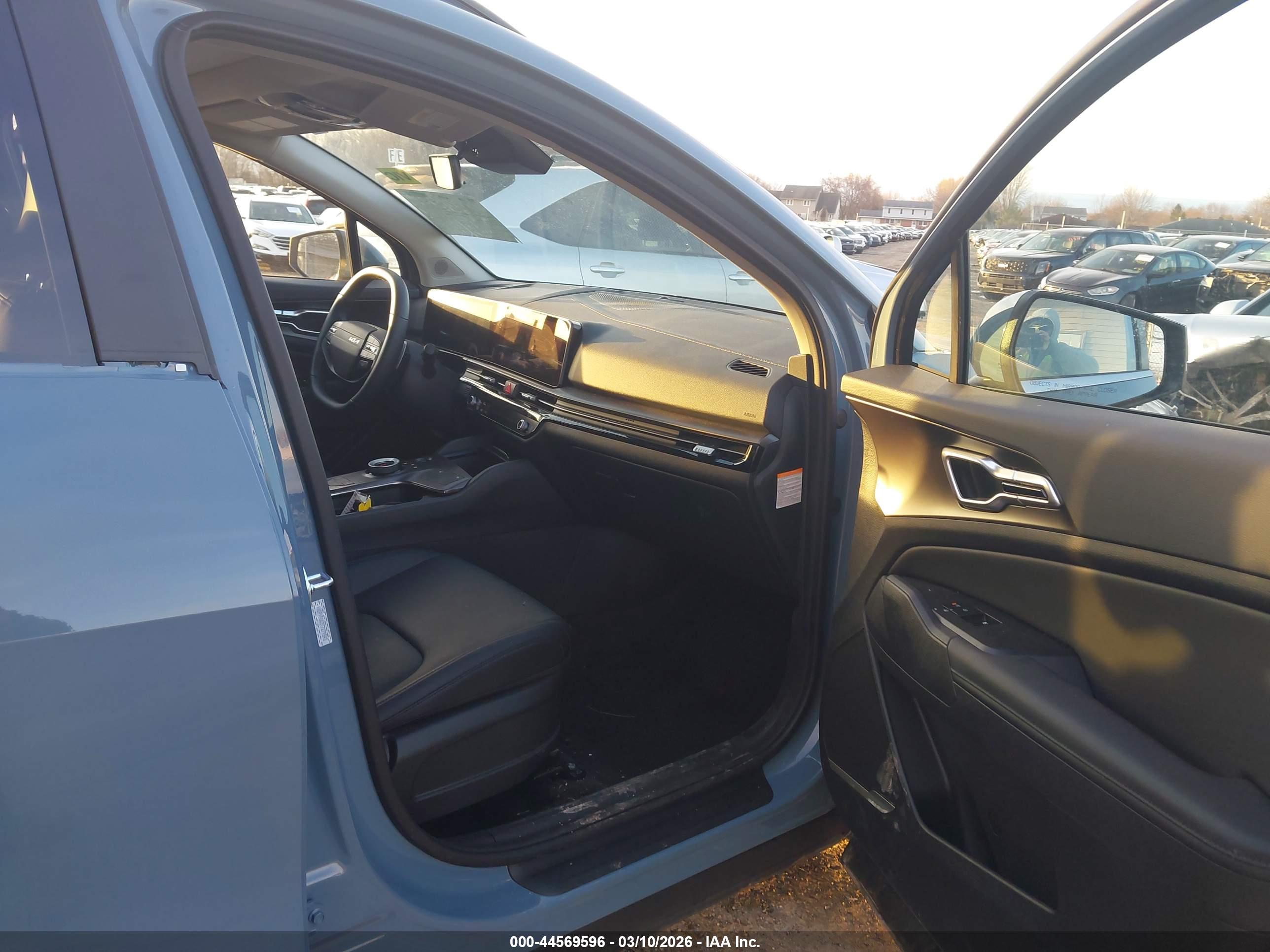 KIA SPORTAGE image 5