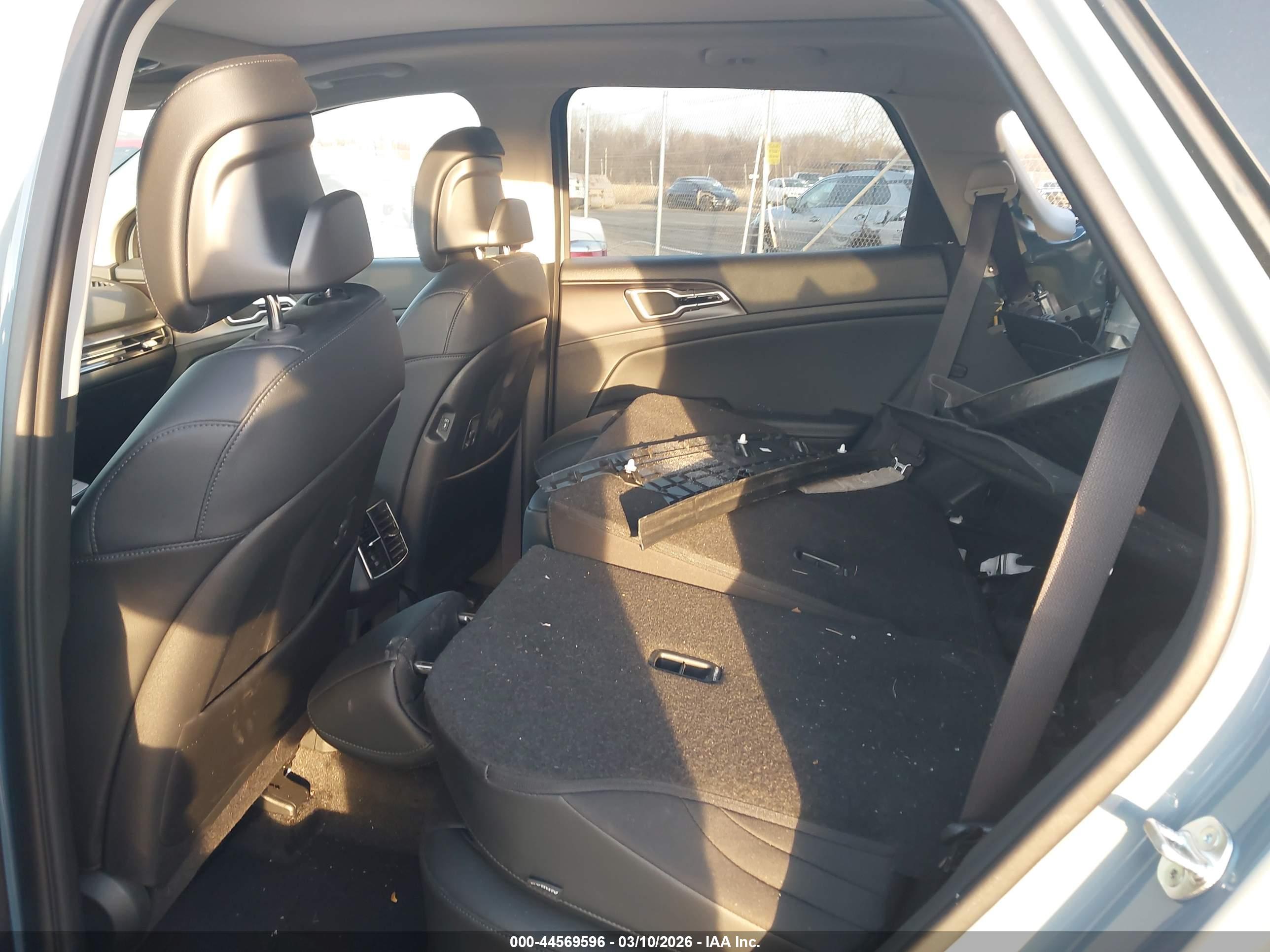 KIA SPORTAGE image 8