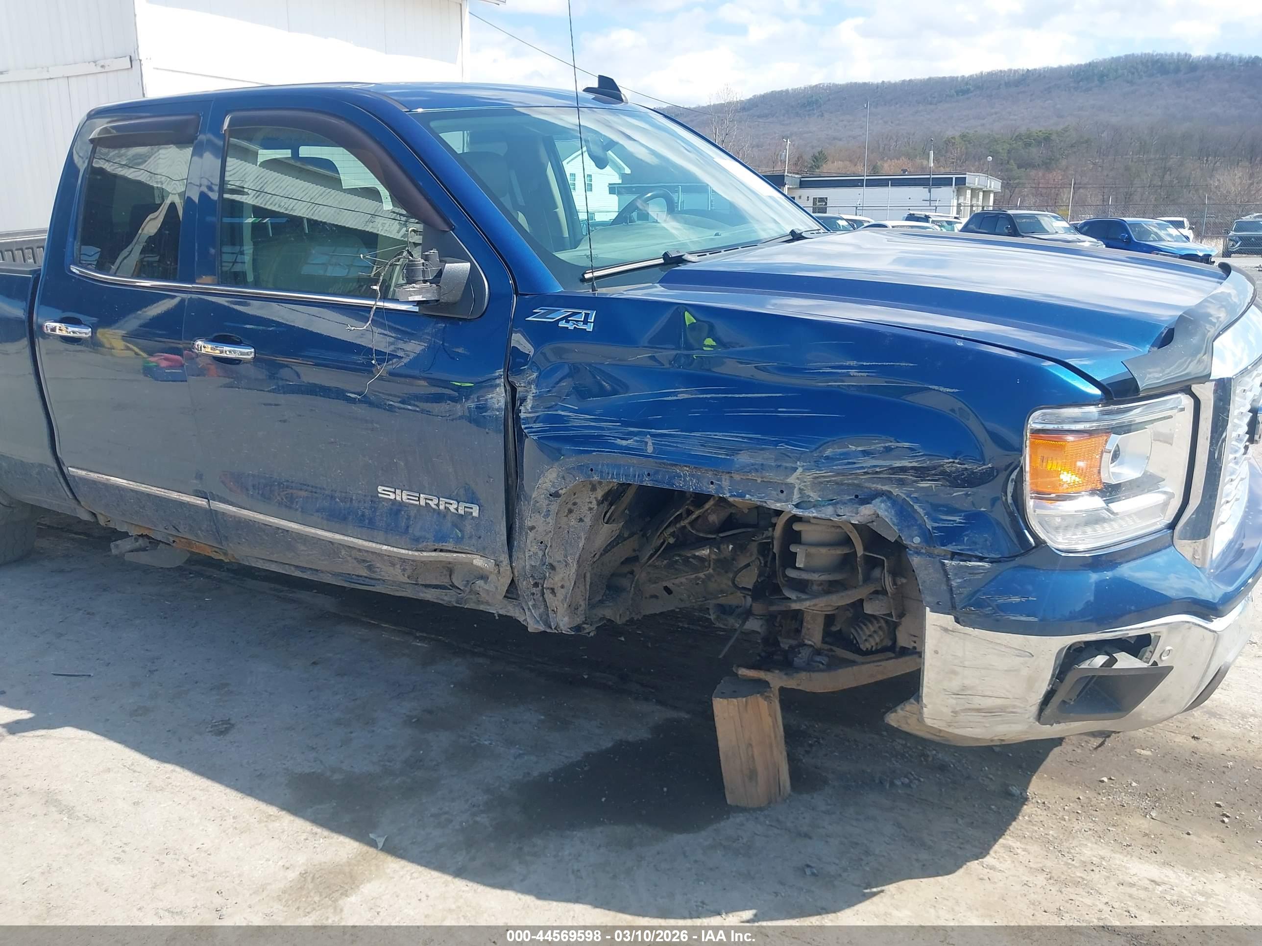 GMC SIERRA image 6