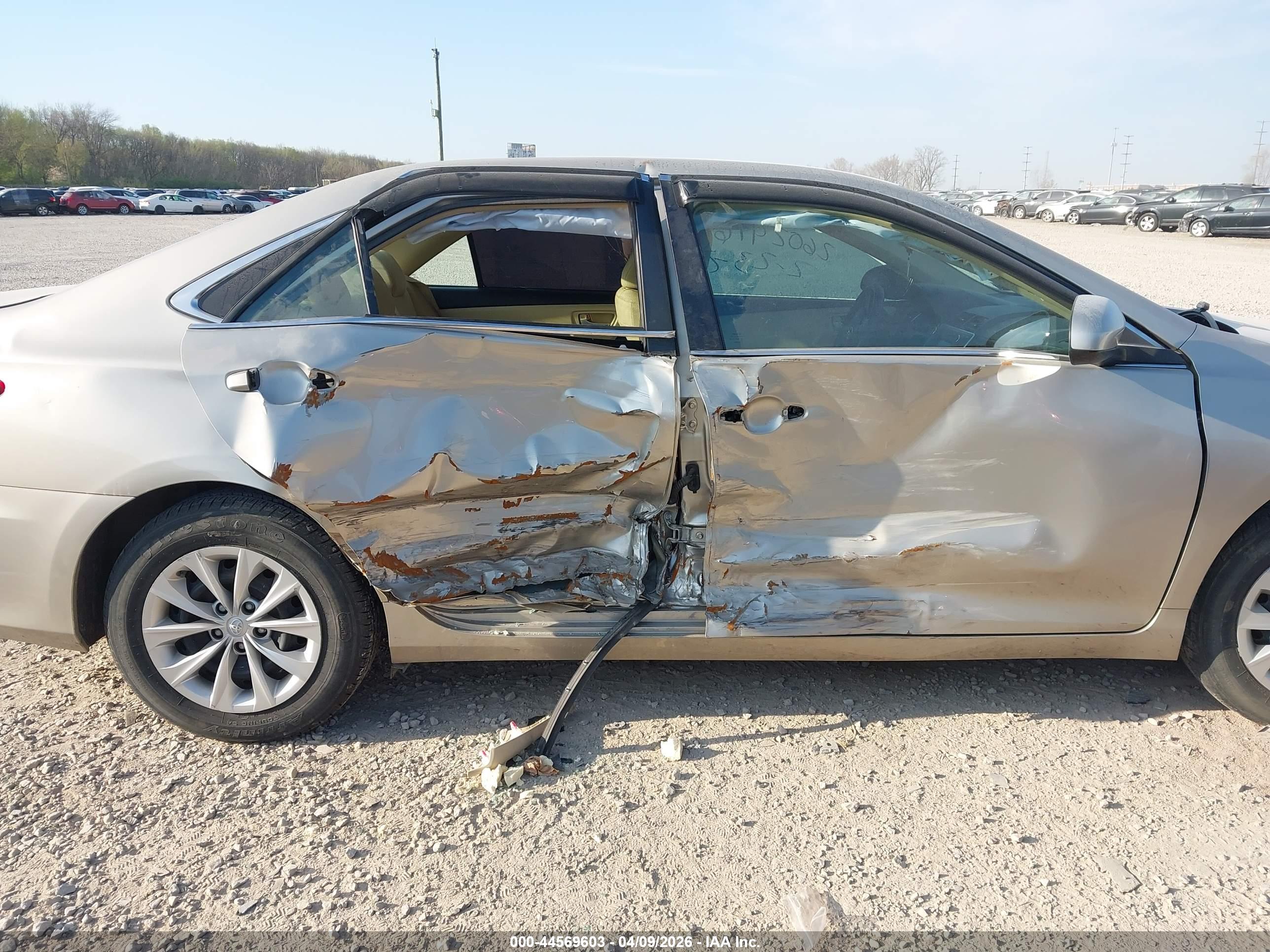 TOYOTA CAMRY image 6