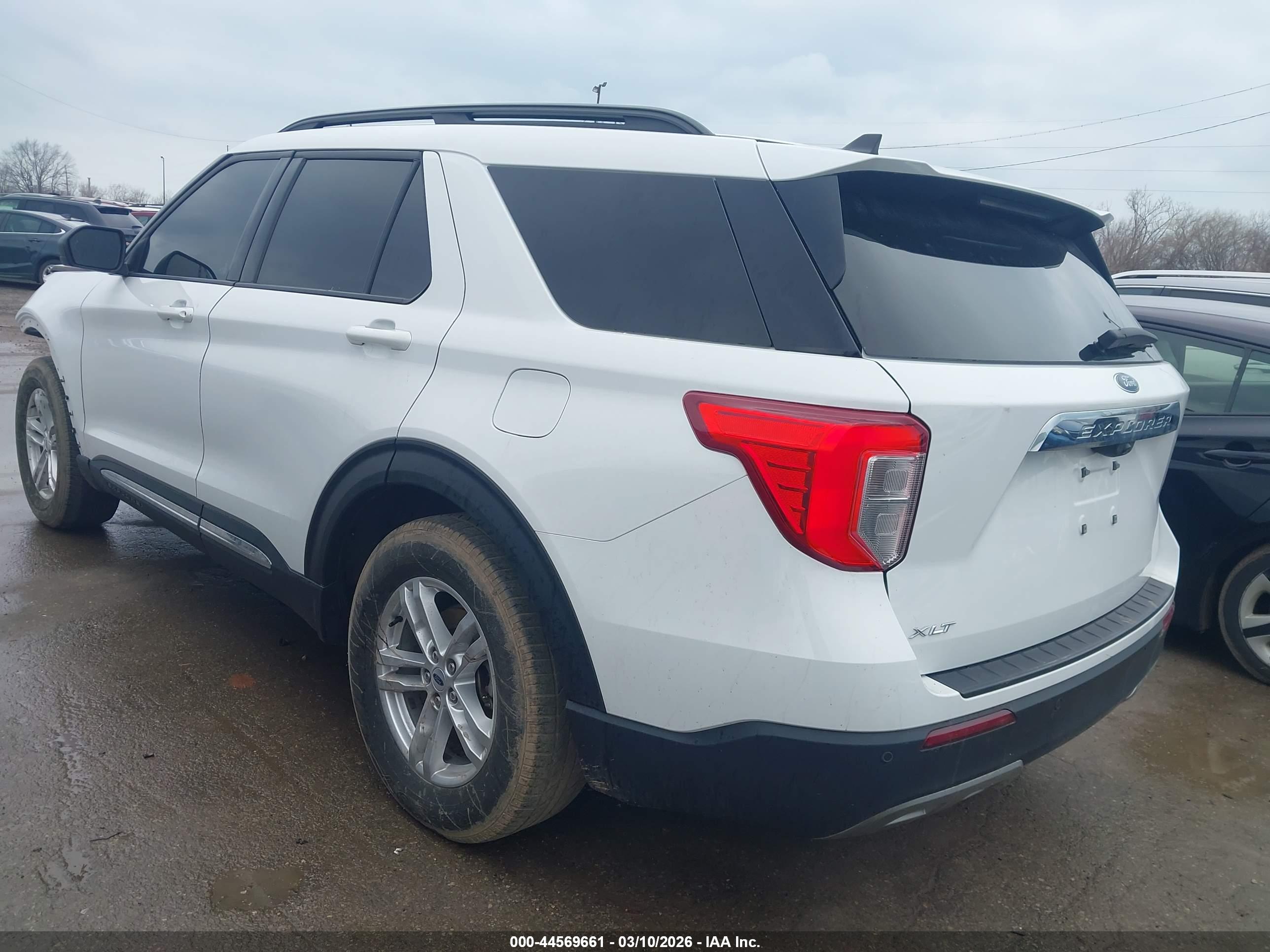 FORD EXPLORER image 3
