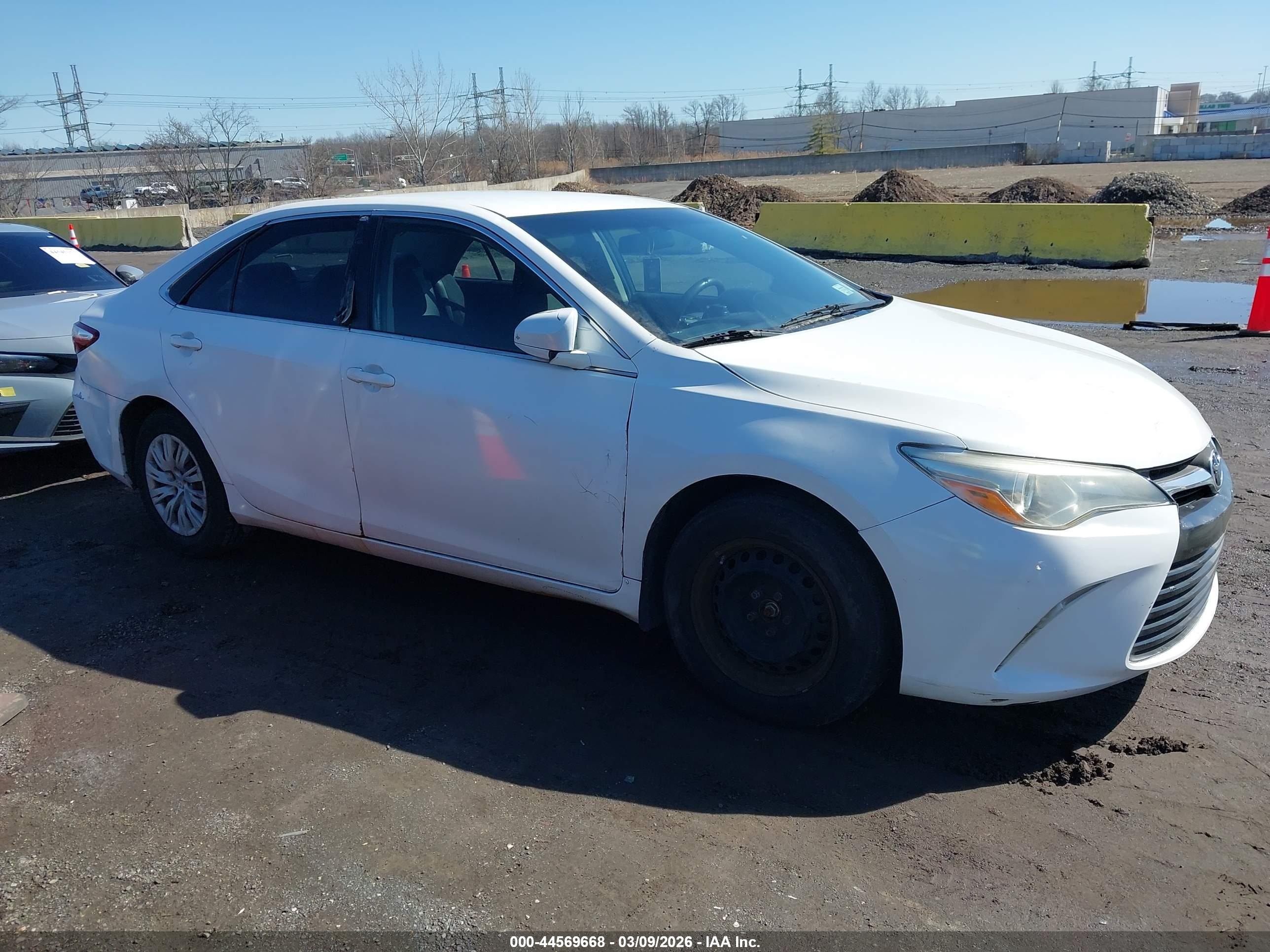 TOYOTA CAMRY image 6