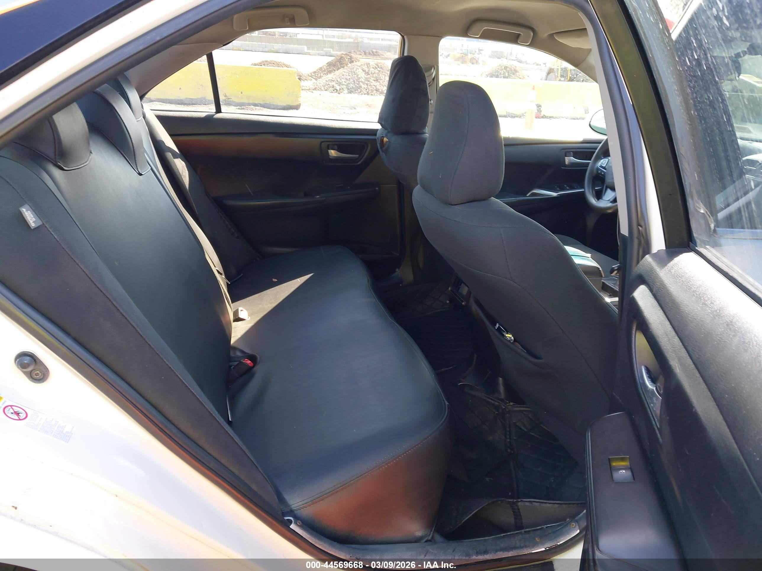 TOYOTA CAMRY image 8