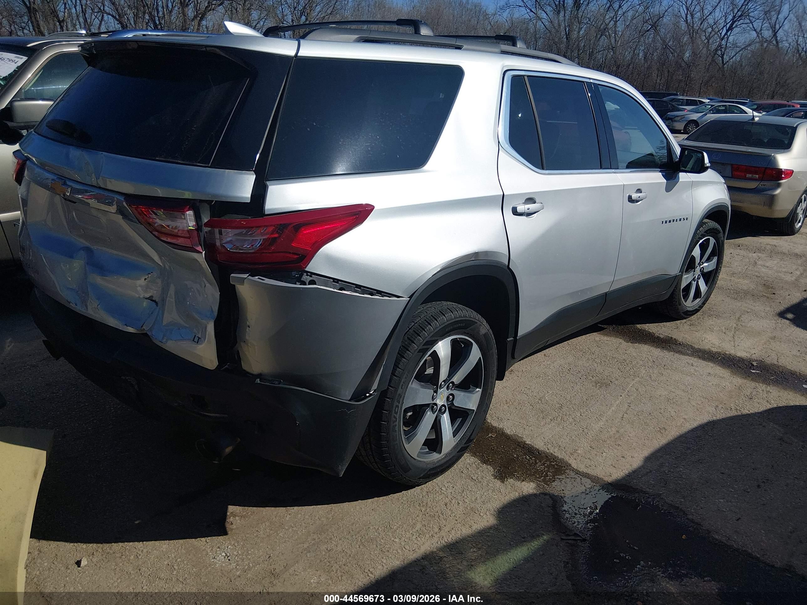 CHEVROLET TRAVERSE image 4